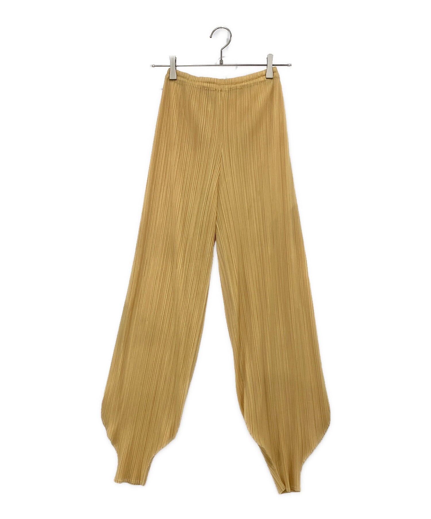 PLEATS PLEASE – Archive Factory