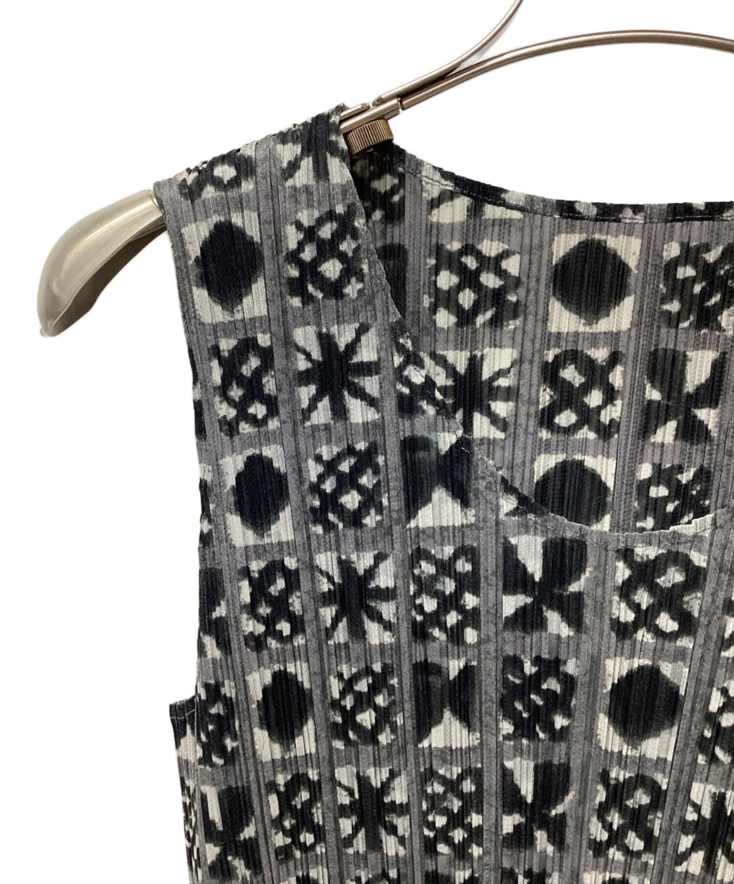 [Pre-owned] PLEATS PLEASE sleeveless blouse PP94-JK600