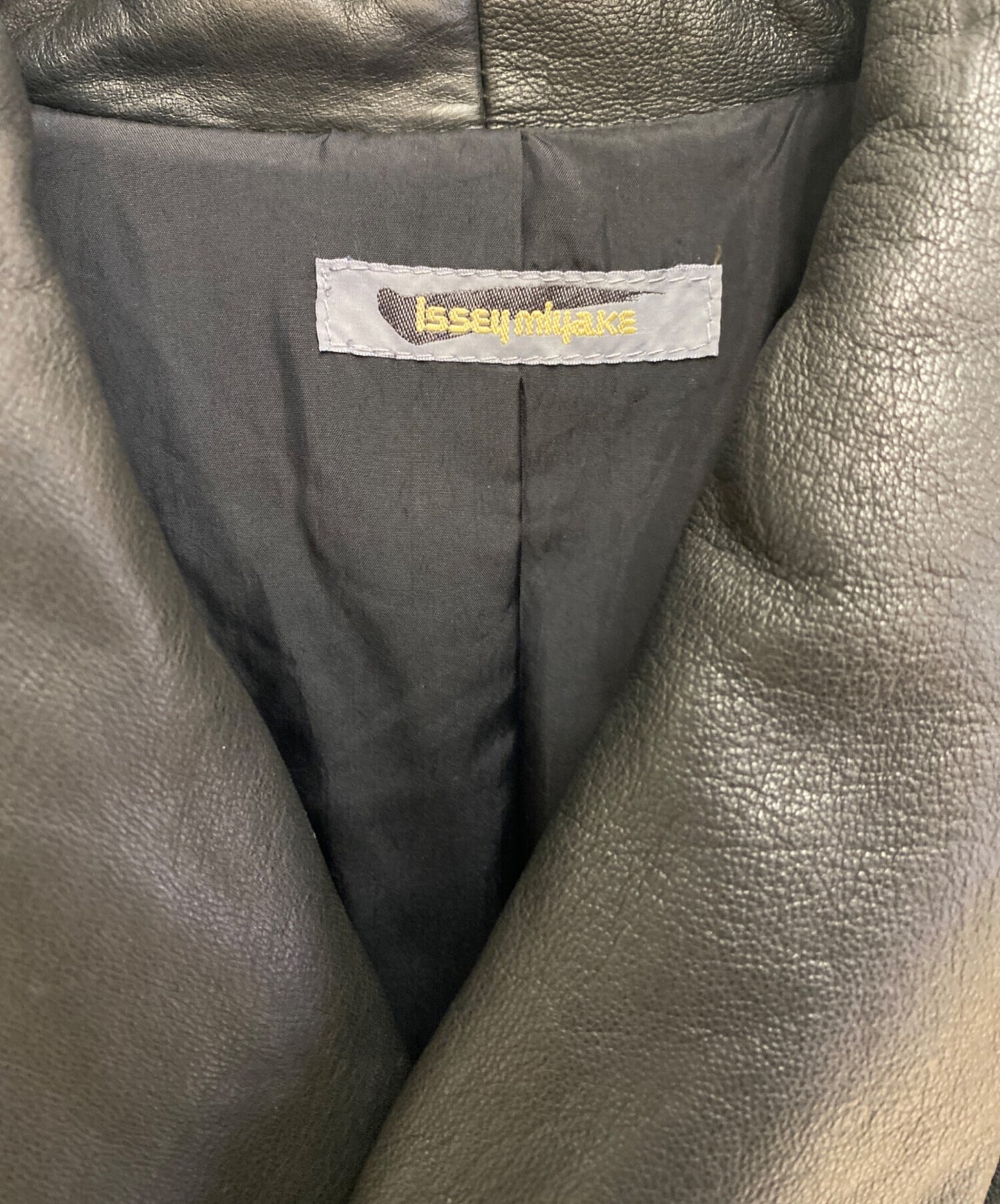 [Pre-owned] ISSEY MIYAKE Leather shawl jacket JQ63039