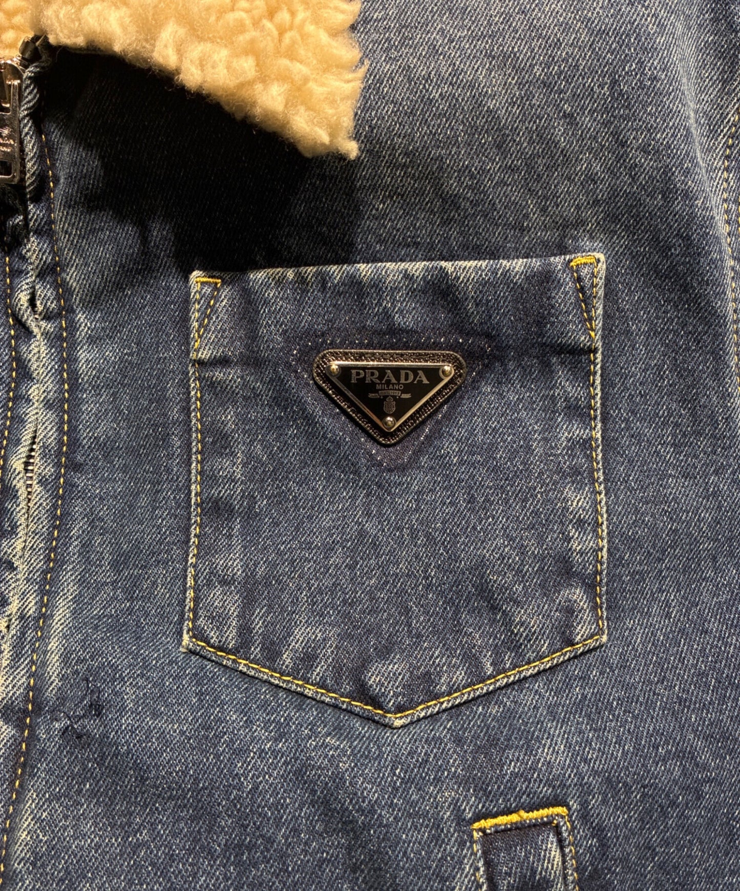 [Pre-owned] PRADA Logo Plate Denim Fleece Jacket / Denim Jacket / Triangle Plate / Outerwear / Jacket / GEB218 S212 10UJ GEB218 S212 10UJ