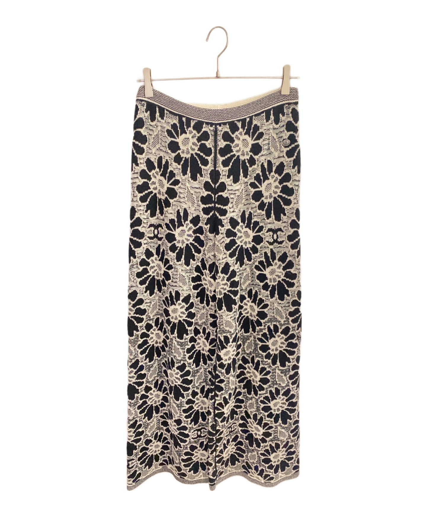 [Pre-owned] CHANEL embroidered knit pants P63302K48842