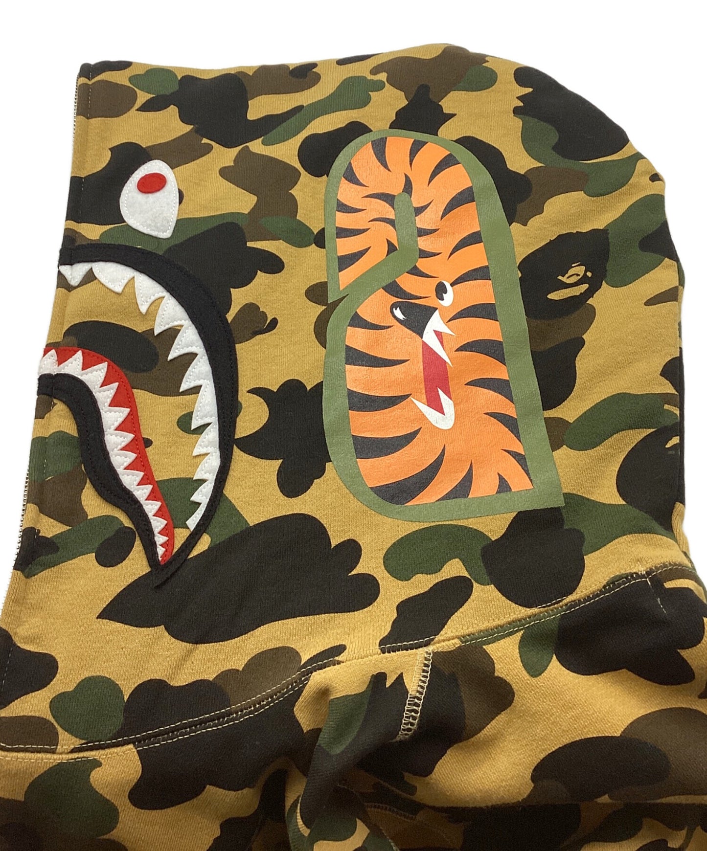 [Pre-owned] A BATHING APE 1st Camo Shark Full Zip Hoodie 001zpj801009m