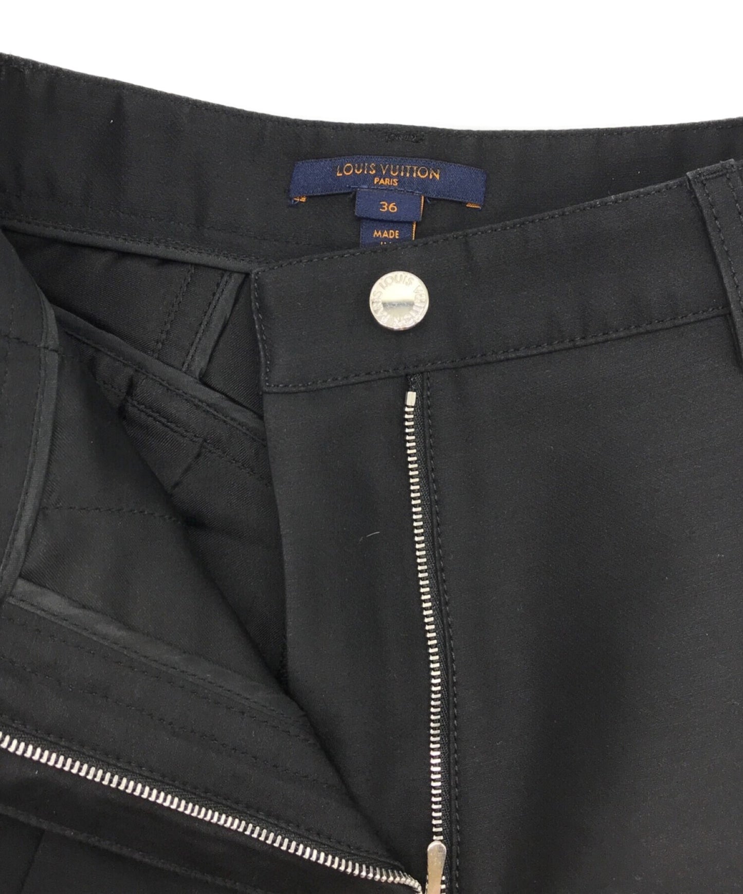 [Pre-owned] LOUIS VUITTON Wool silk shorts RW181A