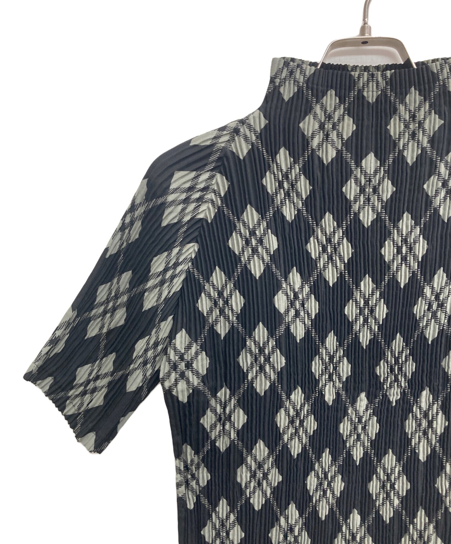 [Pre-owned] ISSEY MIYAKE Pleated high neck cut and sewn with all-over pattern IM92-FJ945