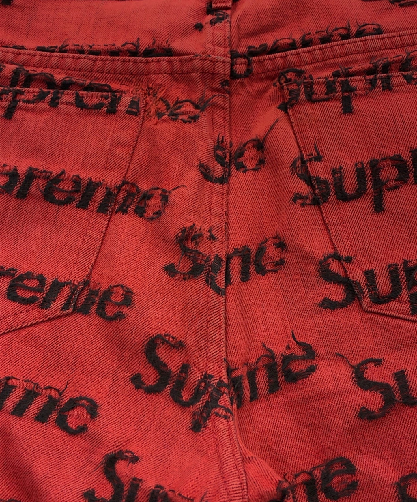 [Pre-owned] SUPREME Fray logo regular jeans "Red".