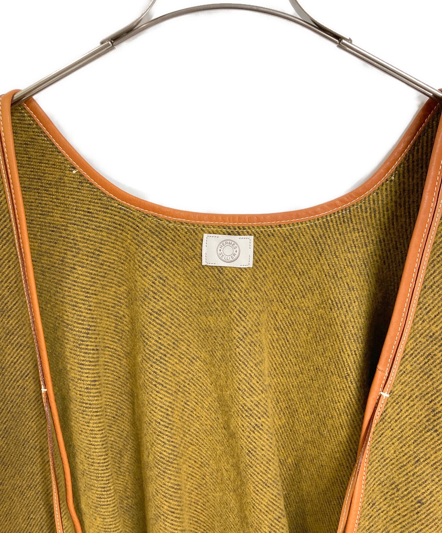 [Pre-owned] HERMES Locabar / Poncho with Tassels