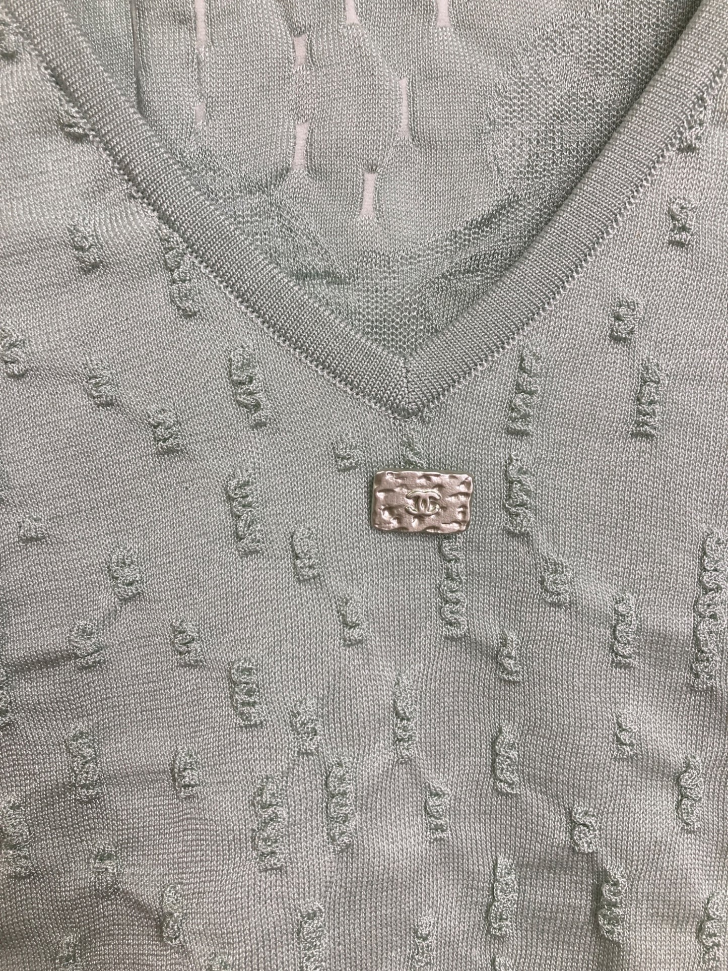 [Pre-owned] CHANEL Back Coco Logo Charm Knit Vest P43857K04517
