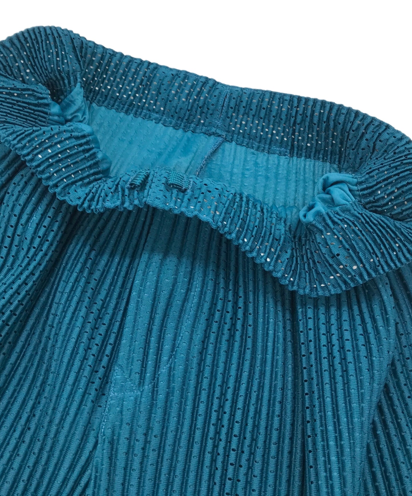 [Pre-owned] HOMME PLISSE ISSEY MIYAKE Mesh Pleated Tapered Pants HP01JF156