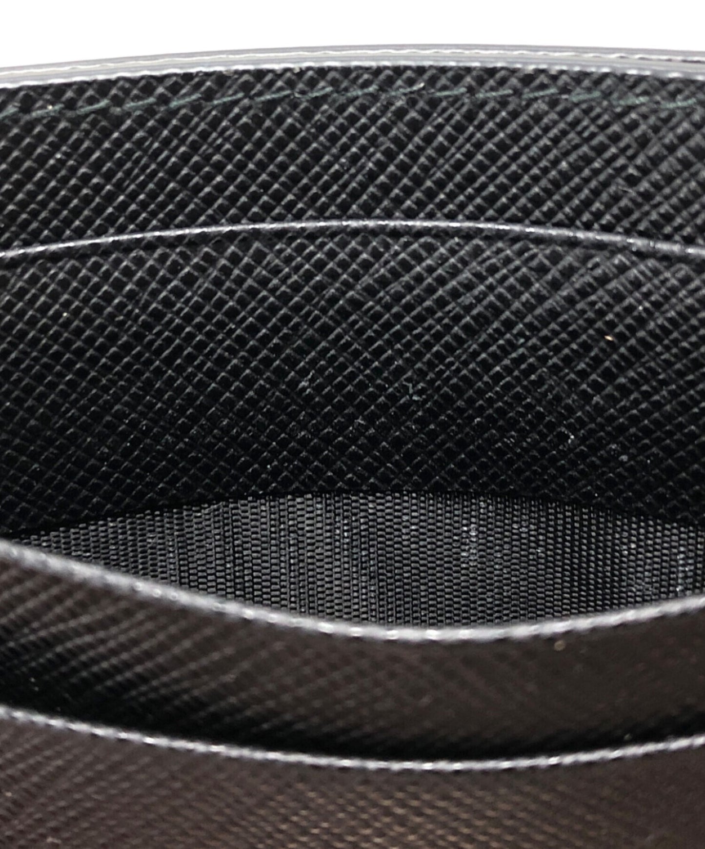 [Pre-owned] PRADA Saffiano triangle card holder 1MC025