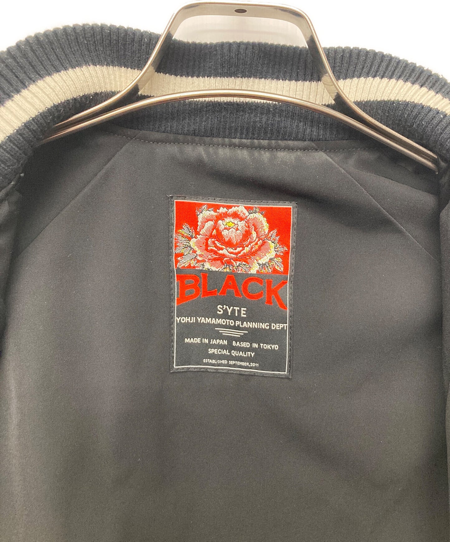 [Pre-owned] s'yte 23SS POLYESTER GABARDINE / ACETATE SATIN RAGLAN SLEEVE Souvenir Jacket/UI-Y53-800 UI-Y53-800