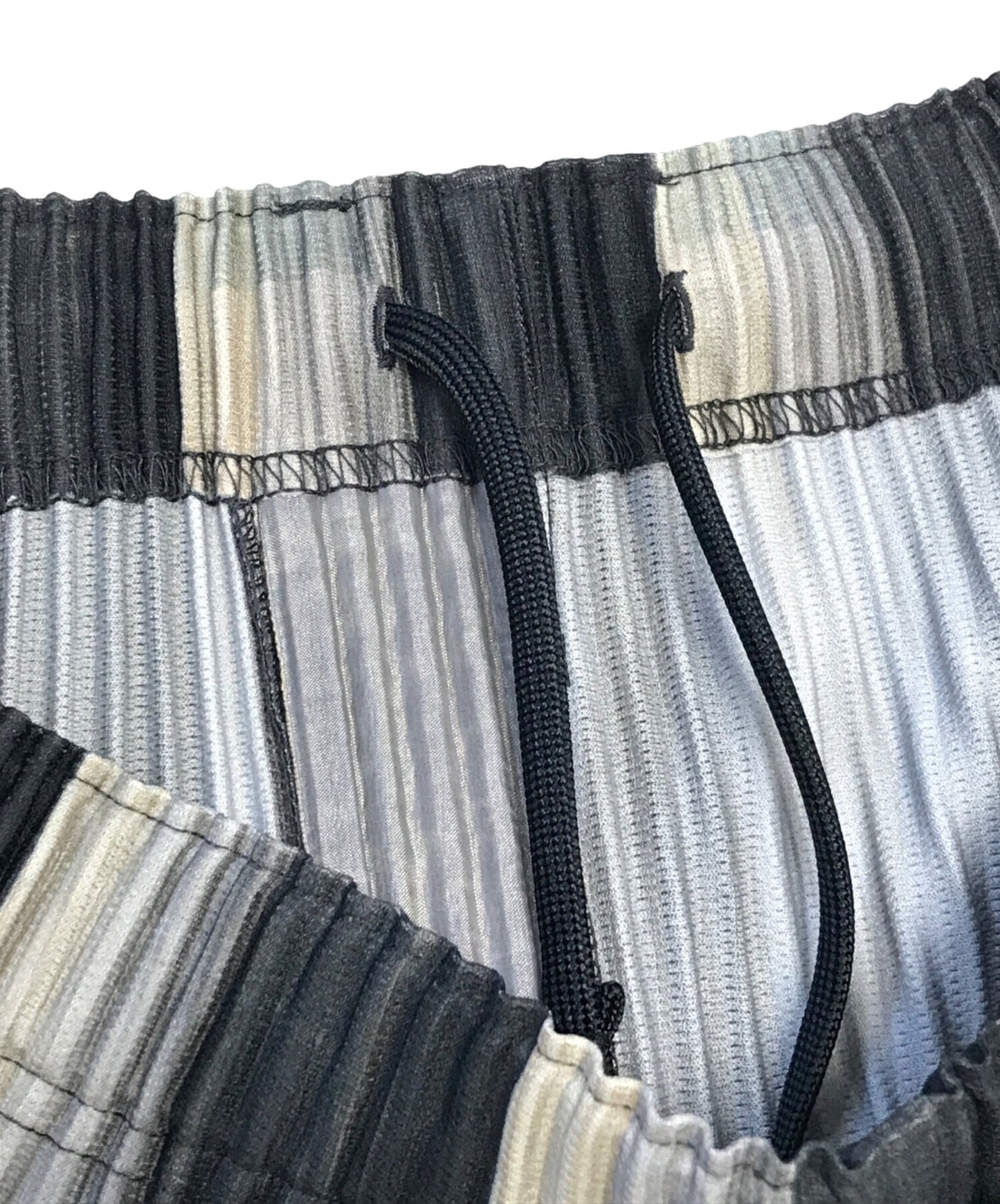 [Pre-owned] HOMME PLISSE ISSEY MIYAKE Striped Pleated Pants HP43-JF367