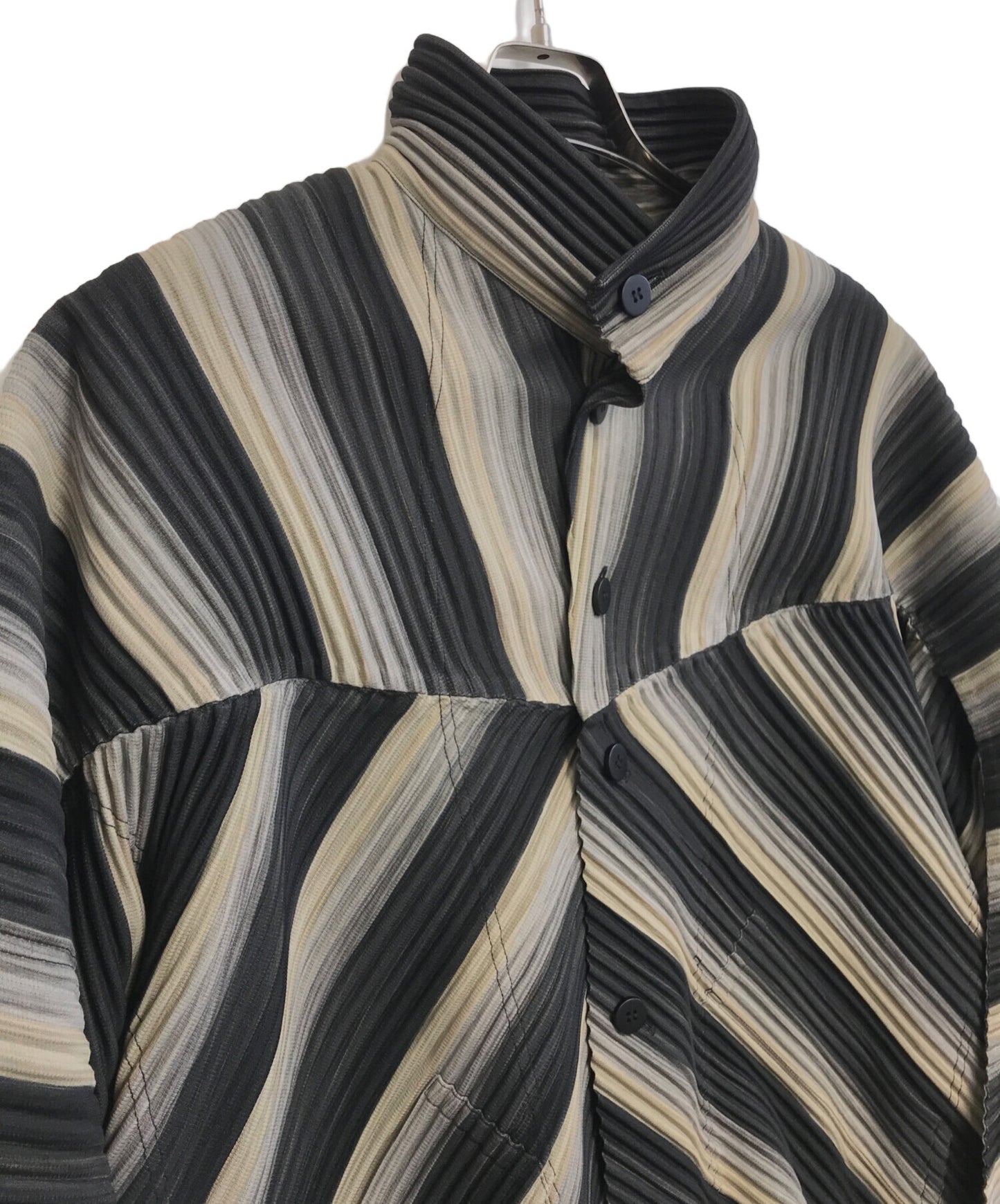 [Pre-owned] HOMME PLISSE ISSEY MIYAKE Striped all-over pleated jacket HP43-JC366