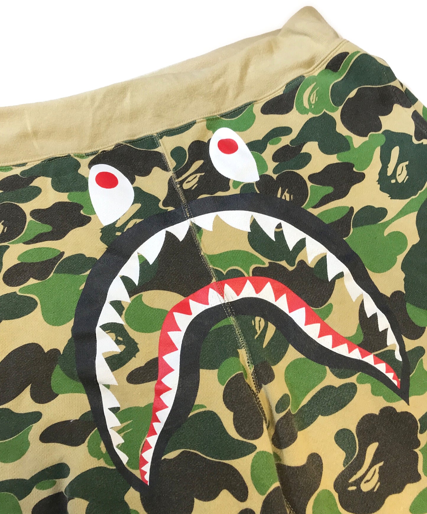 [Pre-owned] A BATHING APE Camo Shark Sweat Shorts 001SPH701001M