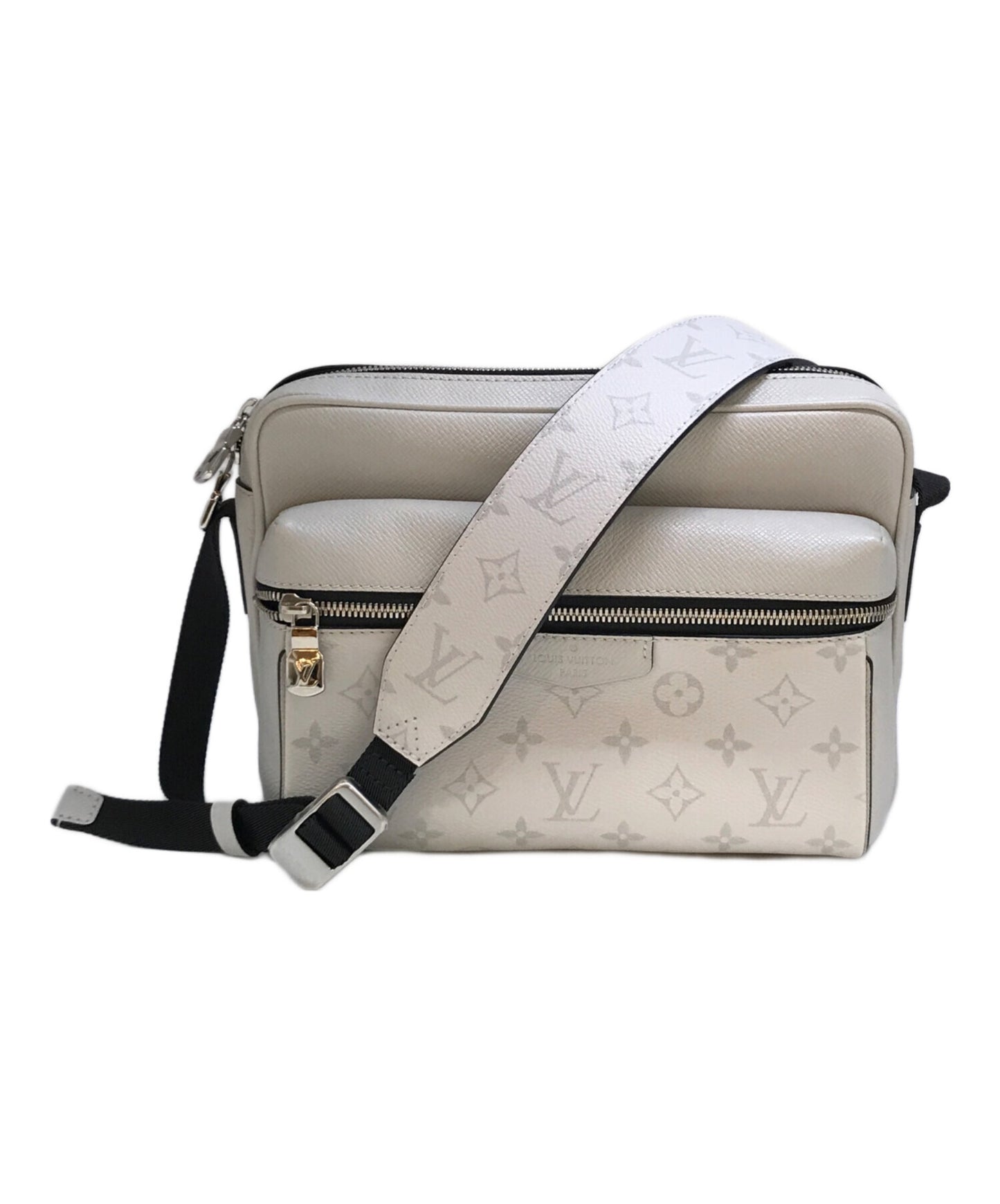 [Pre-owned] LOUIS VUITTON Taiga Llama Bum Bag Outdoor M30243 M30243