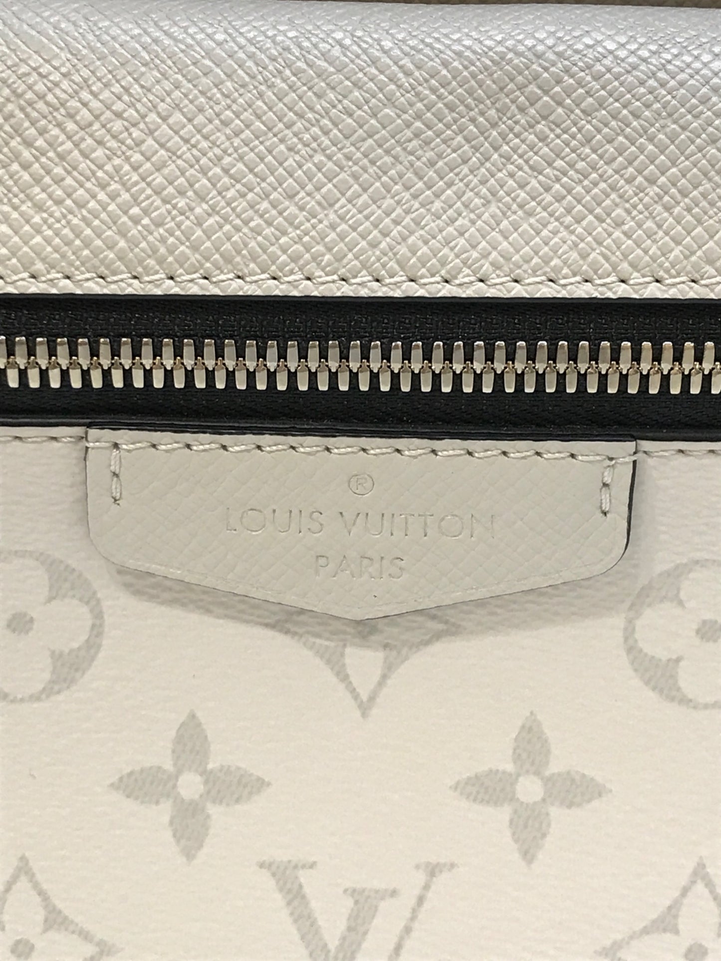 [Pre-owned] LOUIS VUITTON Taiga Llama Bum Bag Outdoor M30243 M30243