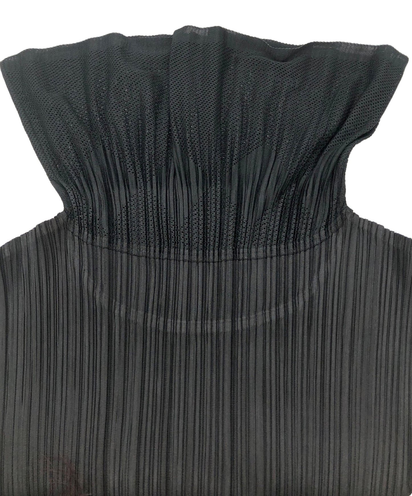 [Pre-owned] PLEATS PLEASE Pleated sleeveless blouse with shaped collar PP73-JK631