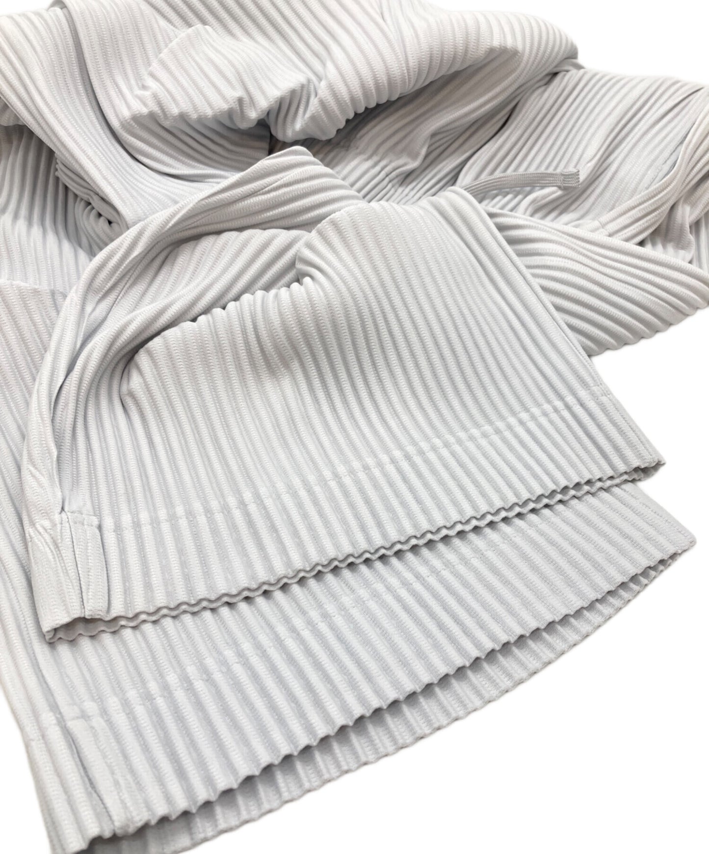 [Pre-owned] HOMME PLISSE ISSEY MIYAKE pleated cropped pants HP01JF122