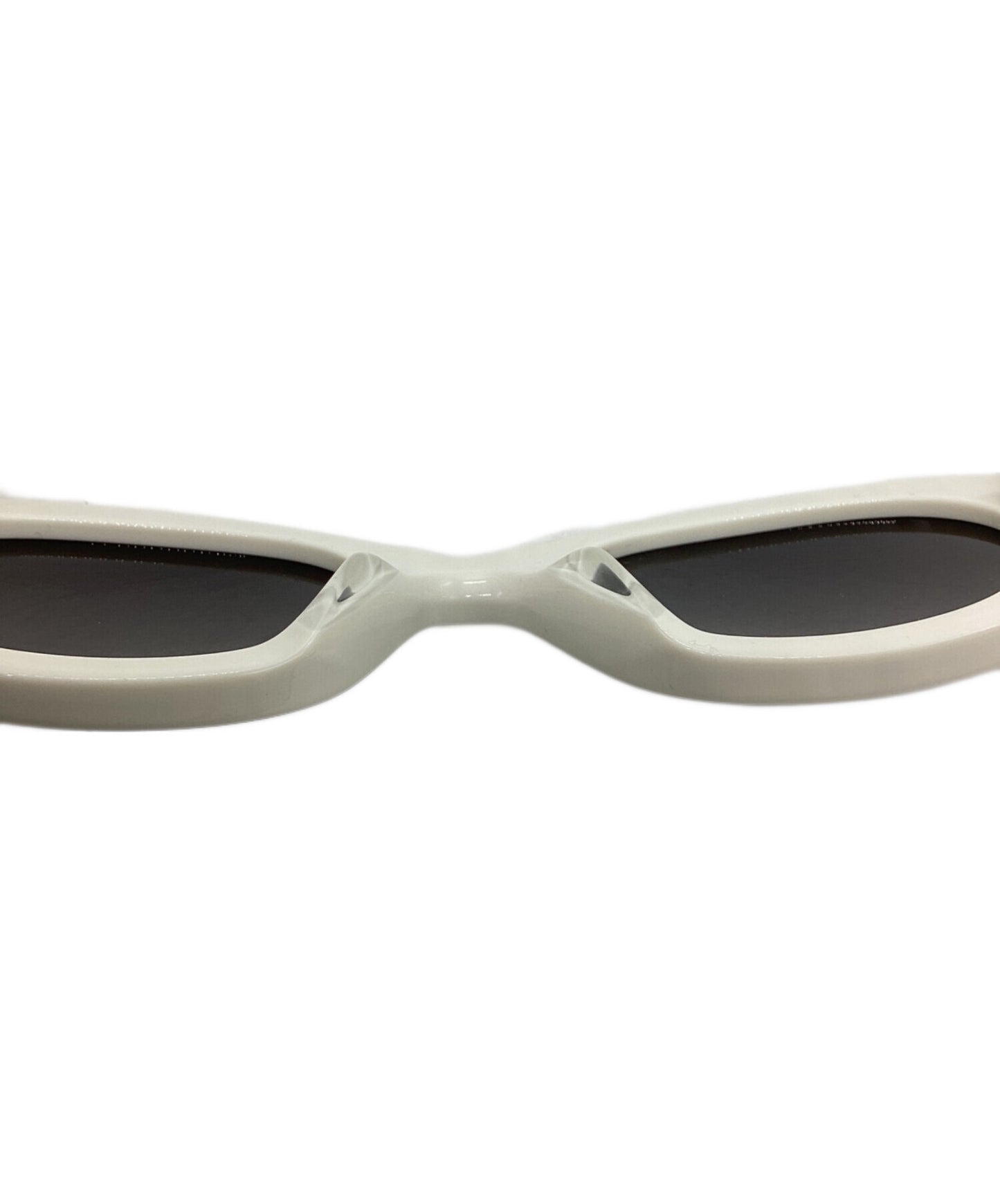 [Pre-owned] CELINE TRIONF OVAL sunglasses in acetate CL40194U
