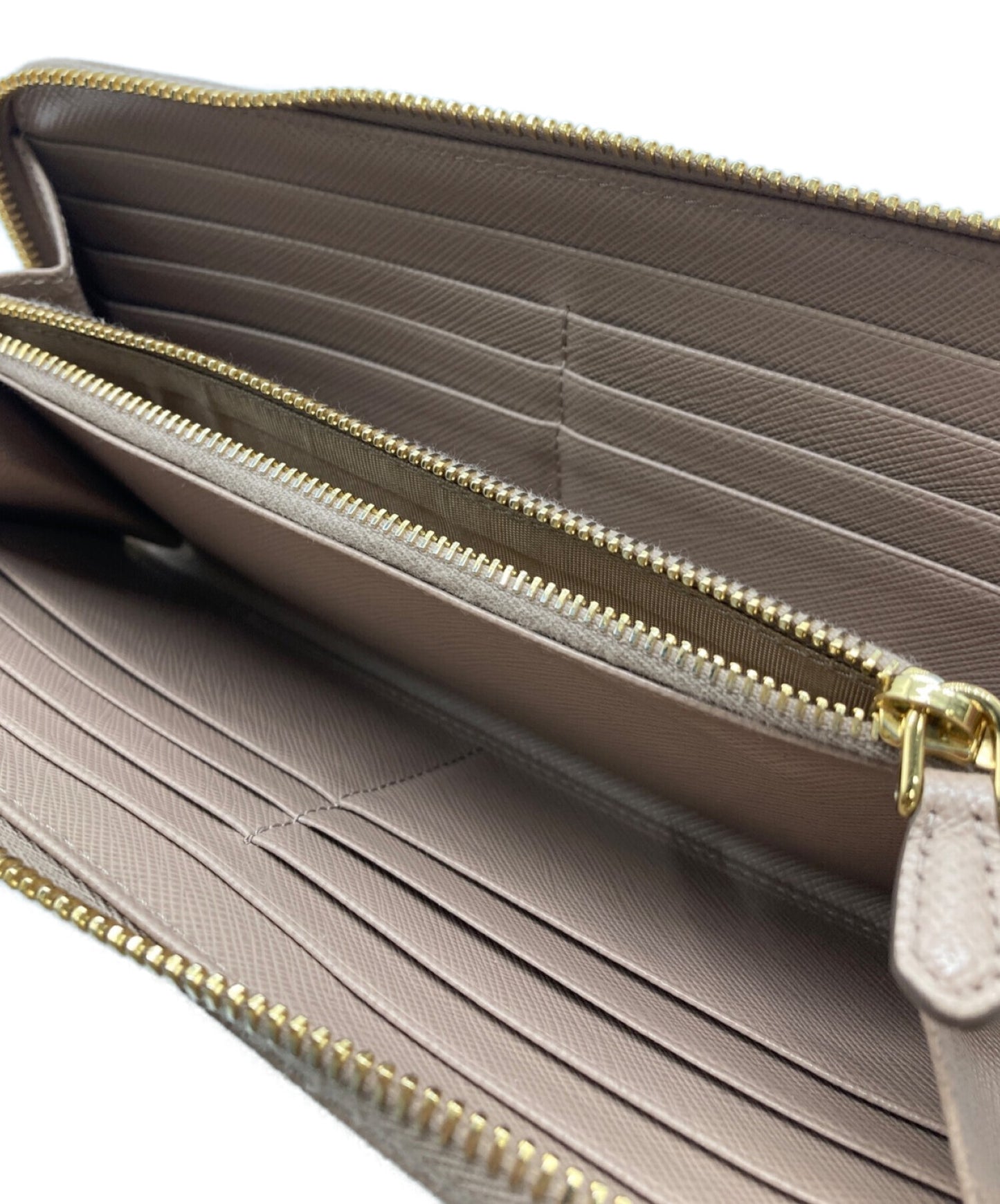 [Pre-owned] PRADA Saffiano leather zip-around long wallet 1ML506
