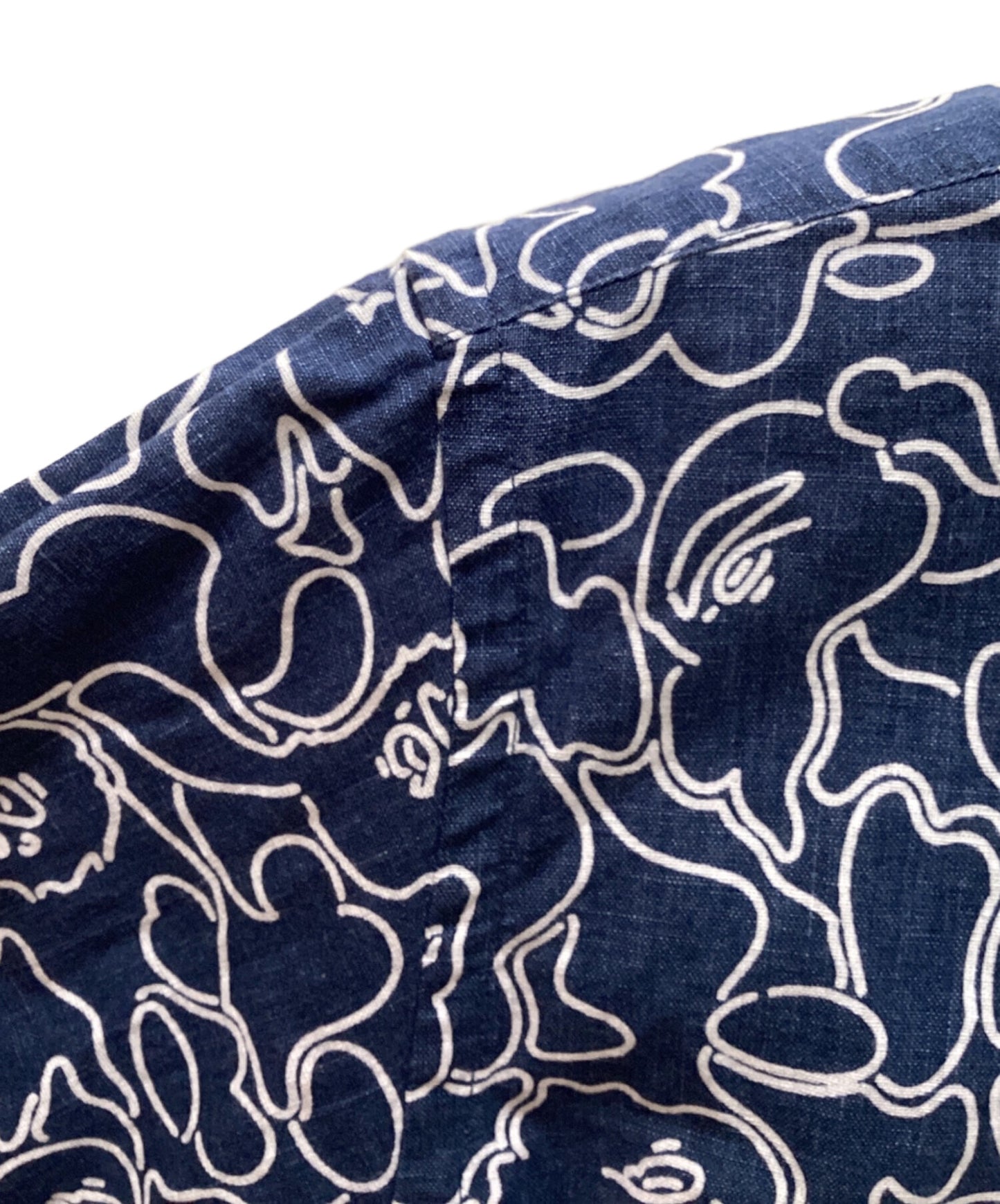 [Pre-owned] A BATHING APE Short-sleeved shirt with monkey-camo pattern / Patterned shirt / Round shirt / All-over patterned shirt