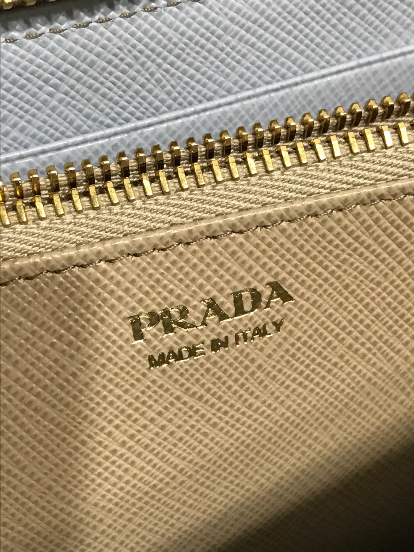 [Pre-owned] PRADA SAFFIANO MULTICOLOR Round Zip Long Wallet 1ML506