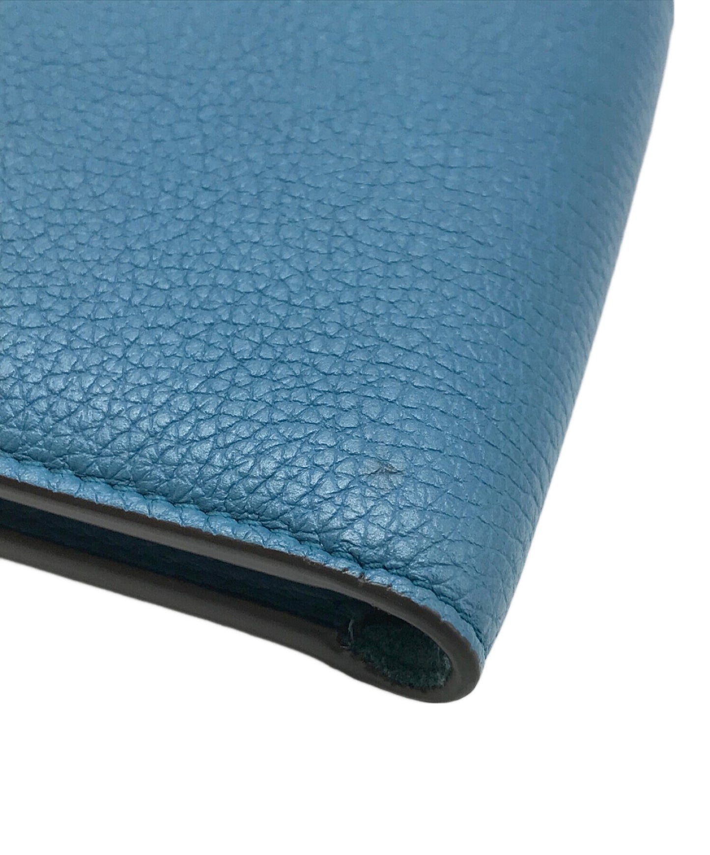 [Pre-owned] GUCCI Bifold wallet with embossed logo 658681