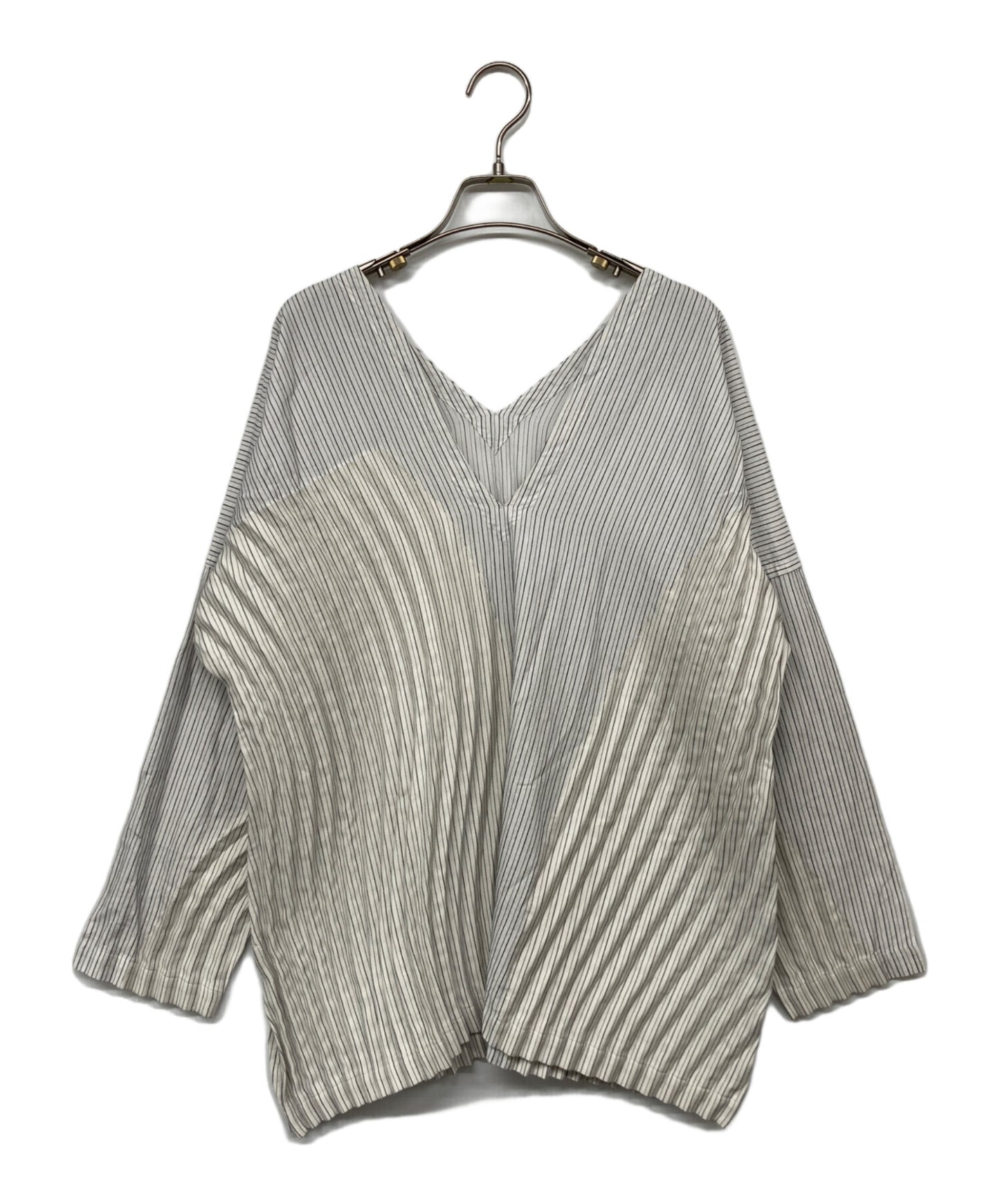 [Pre-owned] ISSEY MIYAKE Striped Pleats V-Neck Pullover IM21FJ655