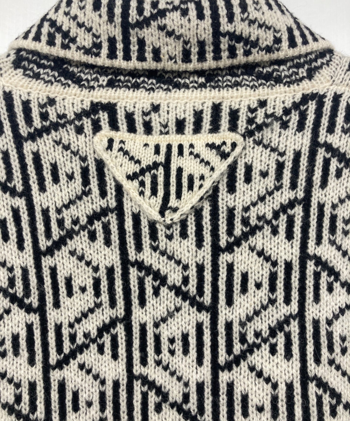 [Pre-owned] PRADA Knit cardigan with all-over patterned collar P25I32