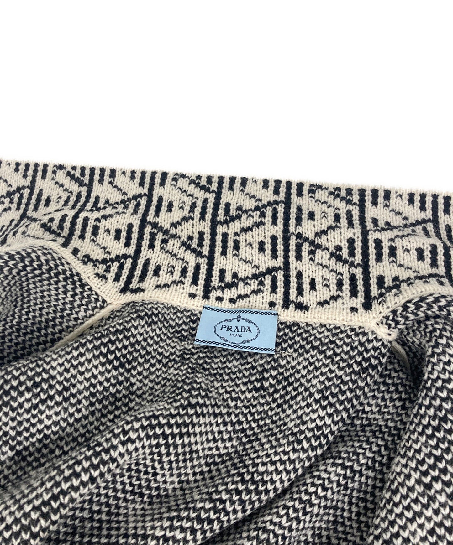 [Pre-owned] PRADA Knit cardigan with all-over patterned collar P25I32
