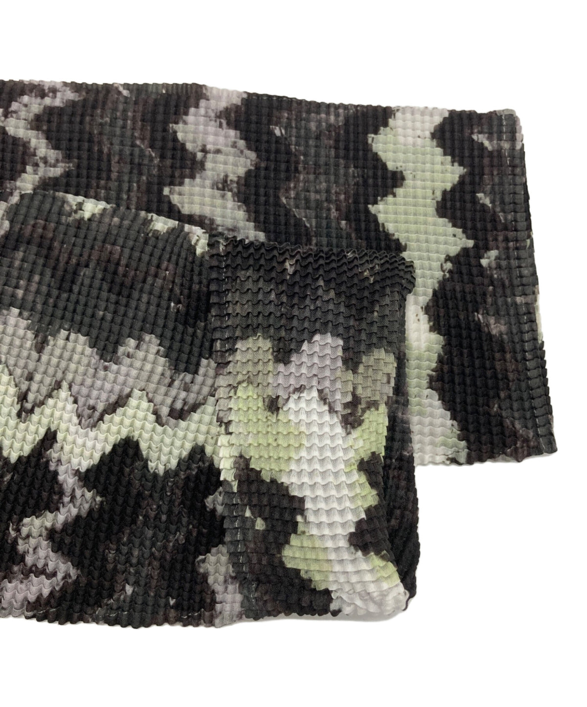 [Pre-owned] me ISSEY MIYAKE Printed Pleated Blouse MI43FJ441