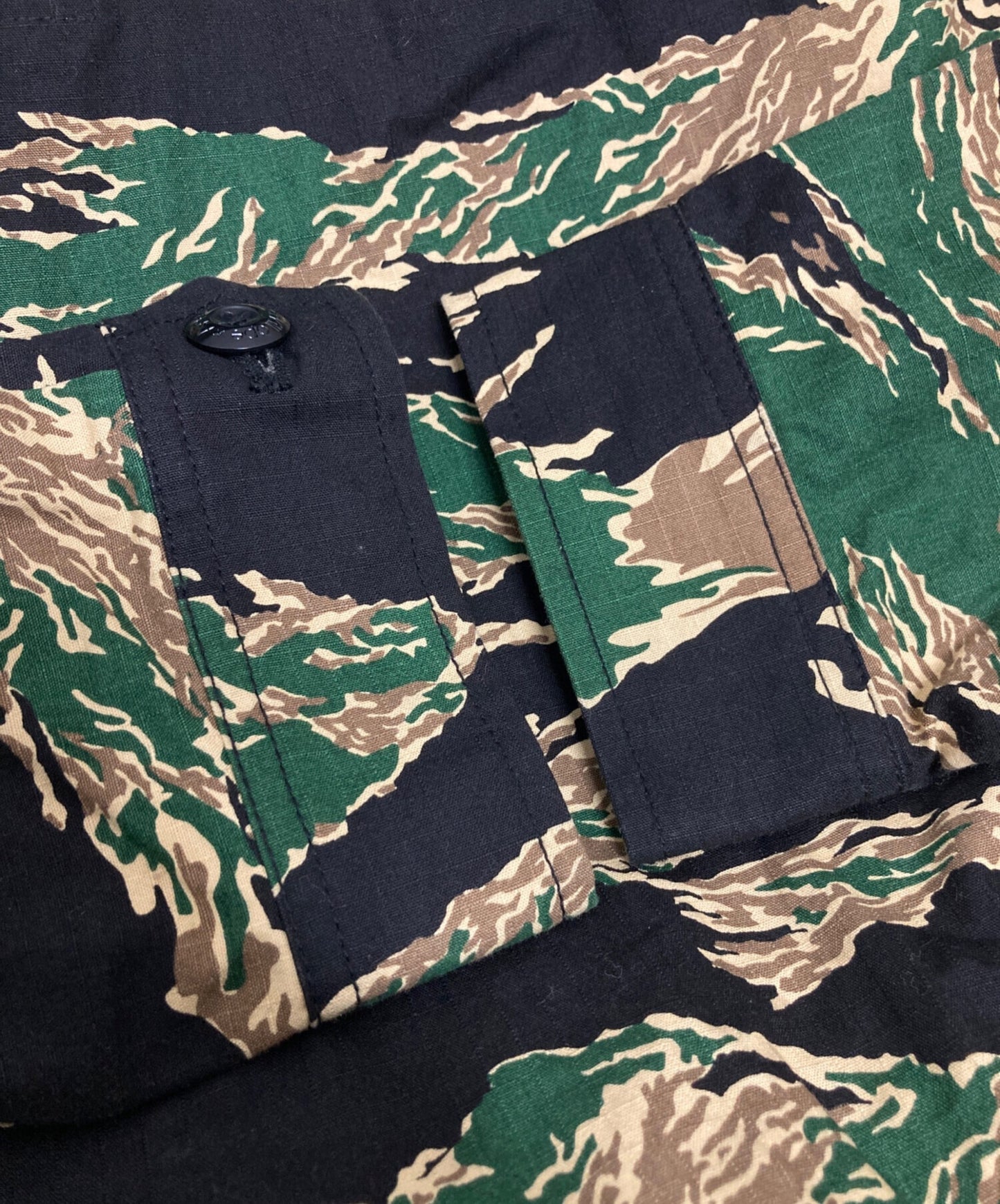 [Pre-owned] A BATHING APE tiger camo shirt 001SHK201004F