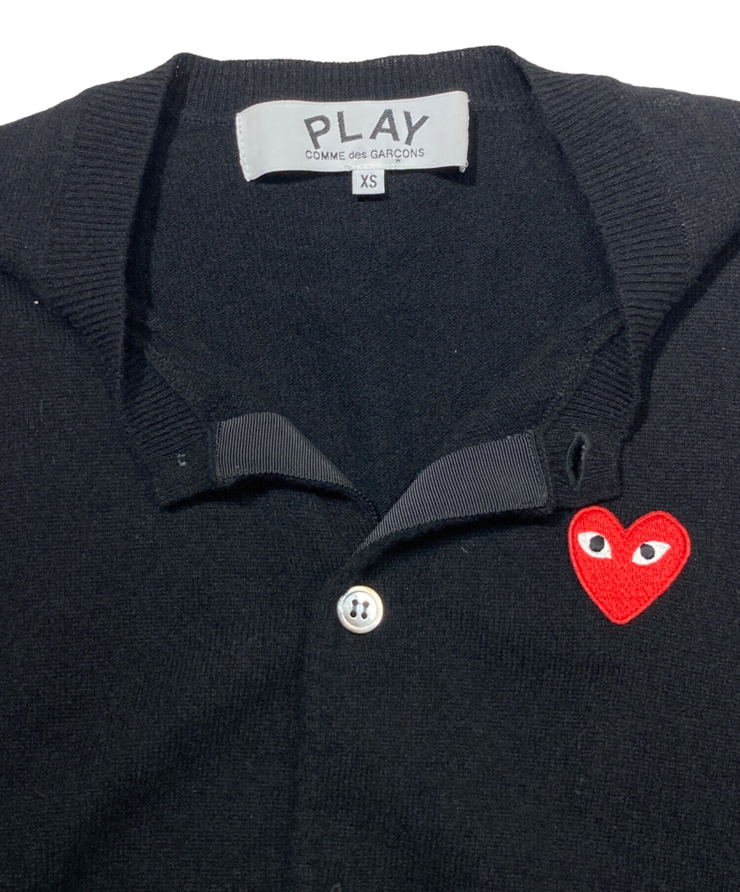 [Pre-owned] PLAY COMME des GARCONS Round Neck Cardigan with Red Emblem, Black (Round Neck Cardigan with Red Emblem, Black) AX-N007