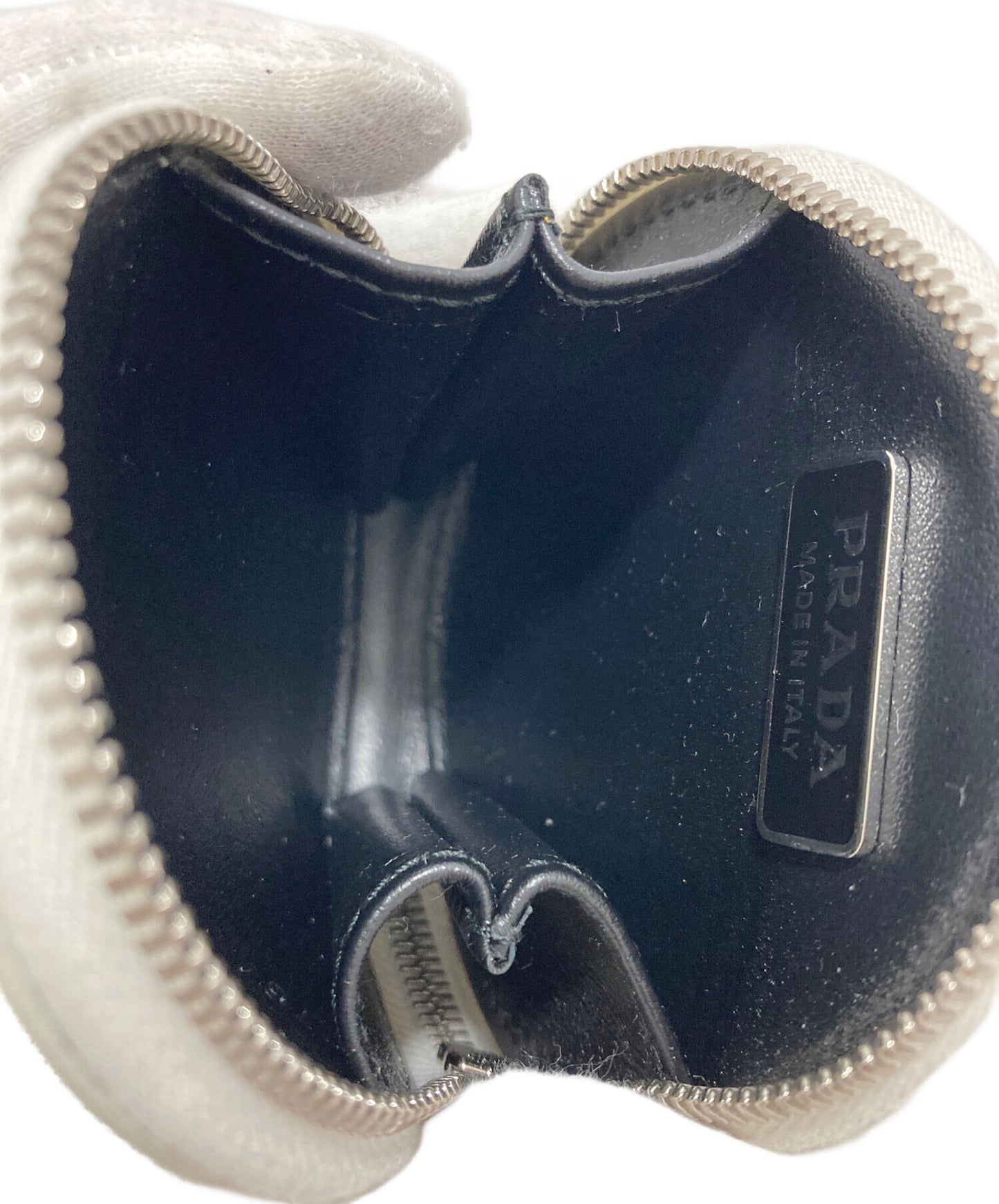 [Pre-owned] PRADA Brushed leather round mini pouch 1TL431