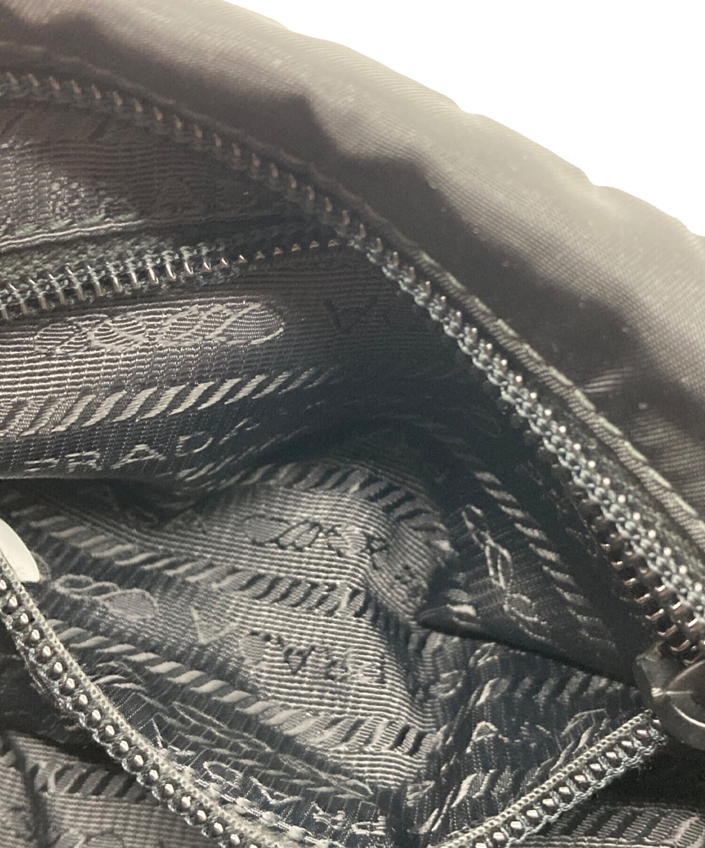 [Pre-owned] PRADA Nylon pouch with strap 1NE175