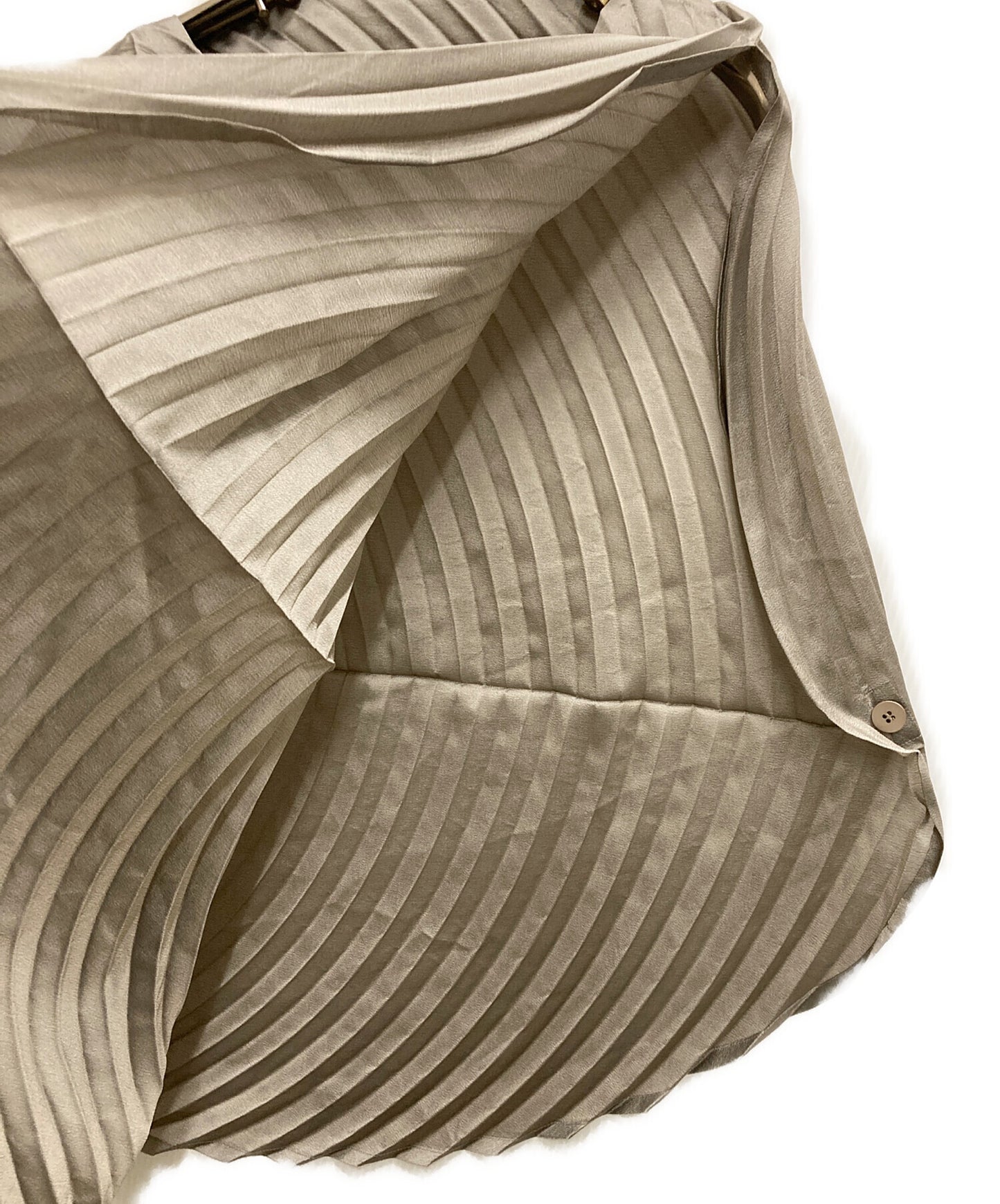 [Pre-owned] ISSEY MIYAKE Pleated blouse with shaped design IM13FJ106