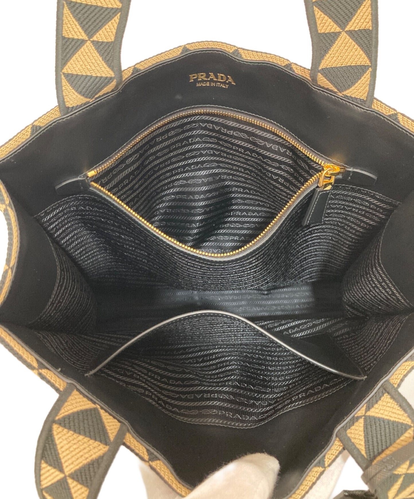 [Pre-owned] PRADA Symbol Embroidery Fabric Bag 2VG107