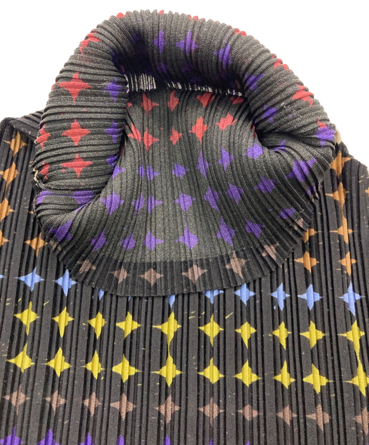 [Pre-owned] PLEATS PLEASE  RIB PLEATS NEON SIGN/Rhombus pattern pleated turtleneck cut and sewn PP91-FK332
