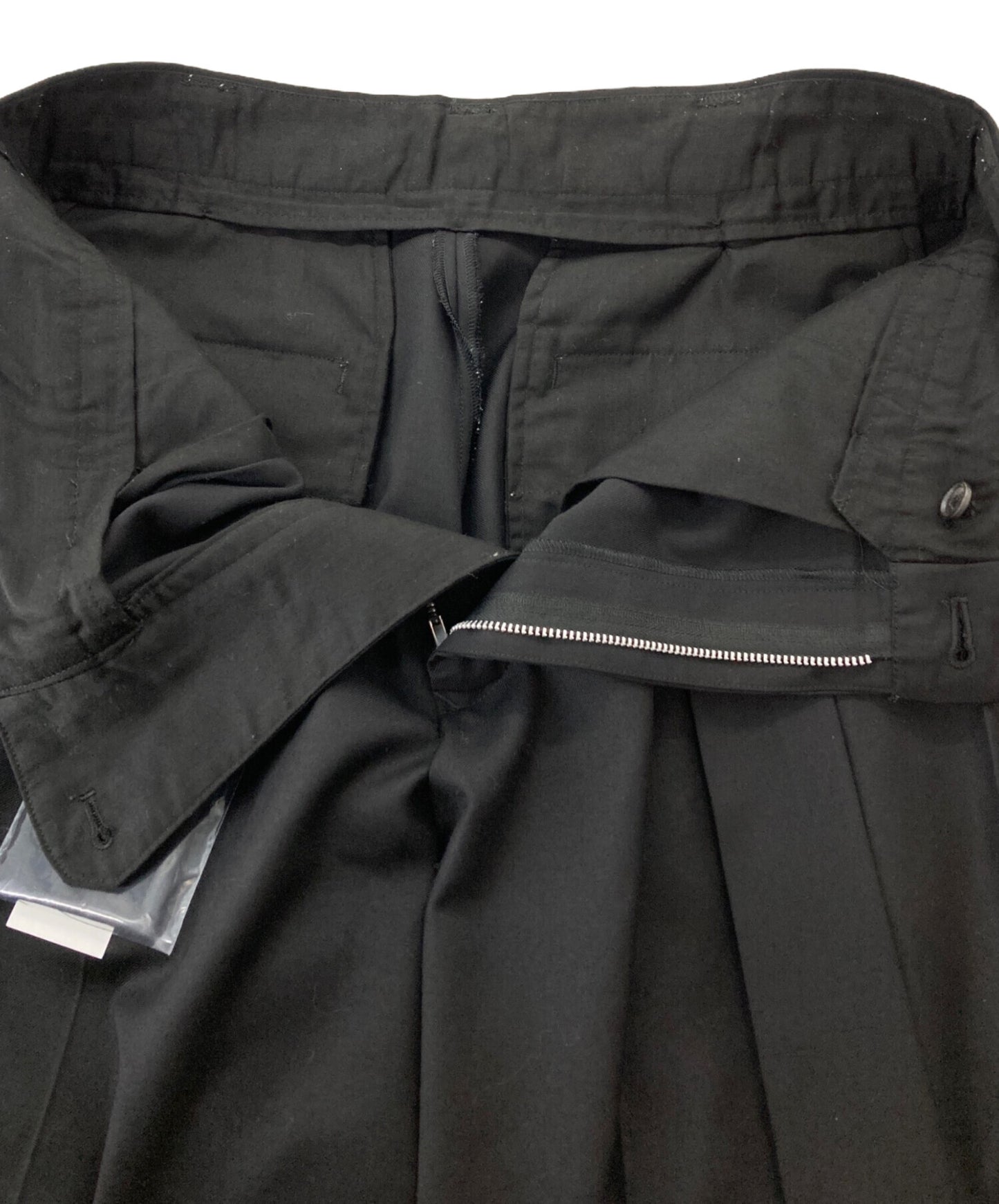 [Pre-owned] s'yte T/W GABARDINE LEFT SIDE PLEAT PANTS UU-P51-101