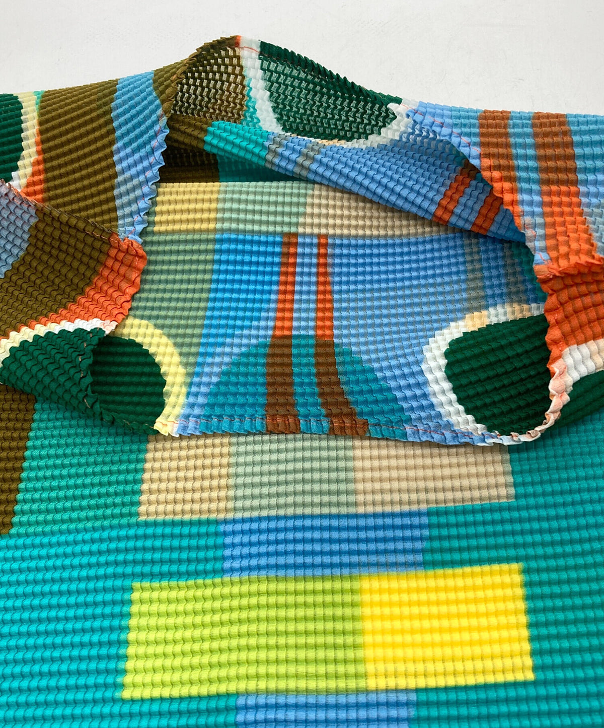 [Pre-owned] me ISSEY MIYAKE All-Over Print Pleated T-Shirt MI01FK356, Short-Sleeve MI01FK356