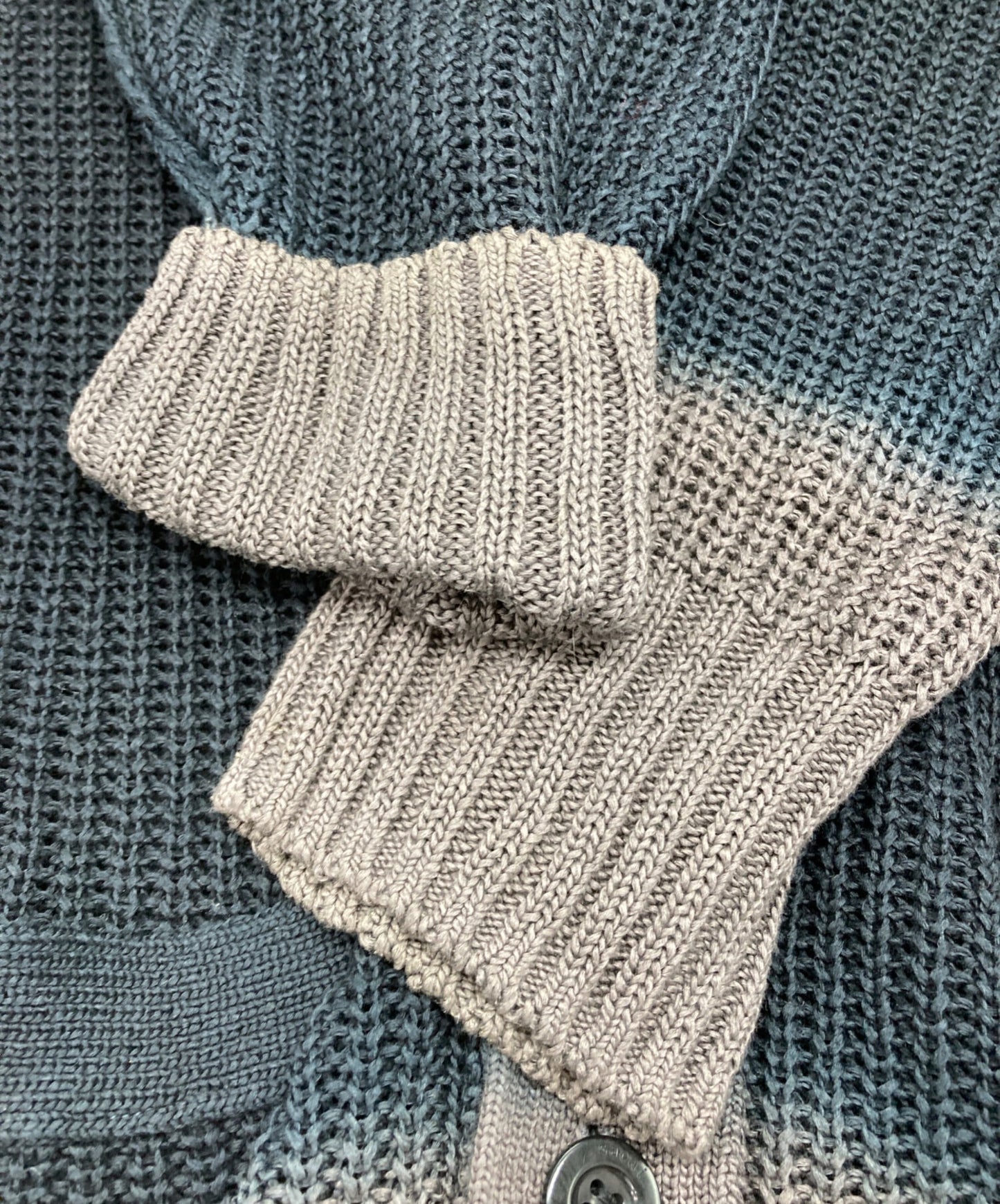 [Pre-owned] sacai Gradation Knit Cardigan V-Neck Made in Japan  25-03673M