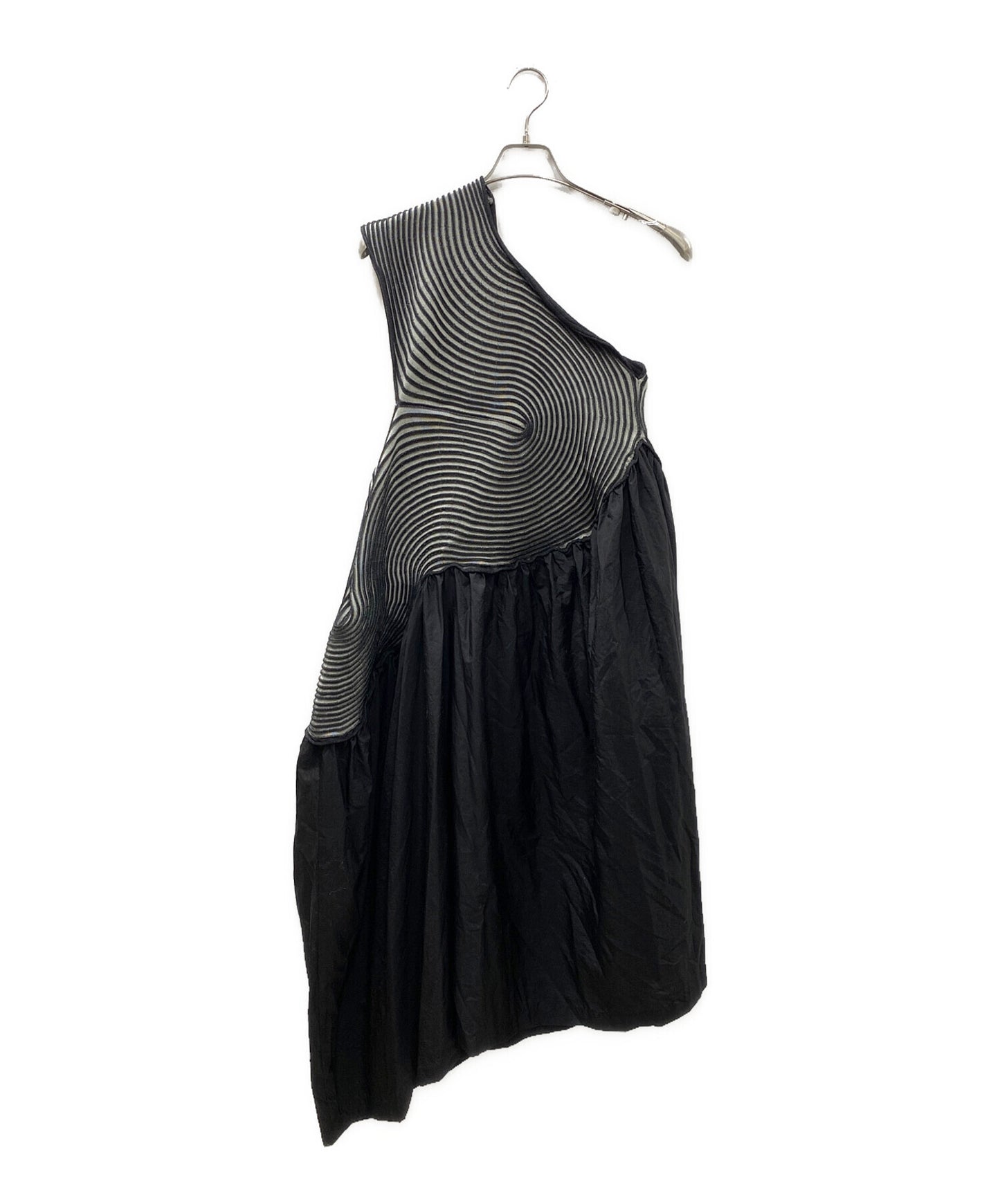 [Pre-owned] ISSEY MIYAKE Black Winding Solid Midi Dress IM23FH049