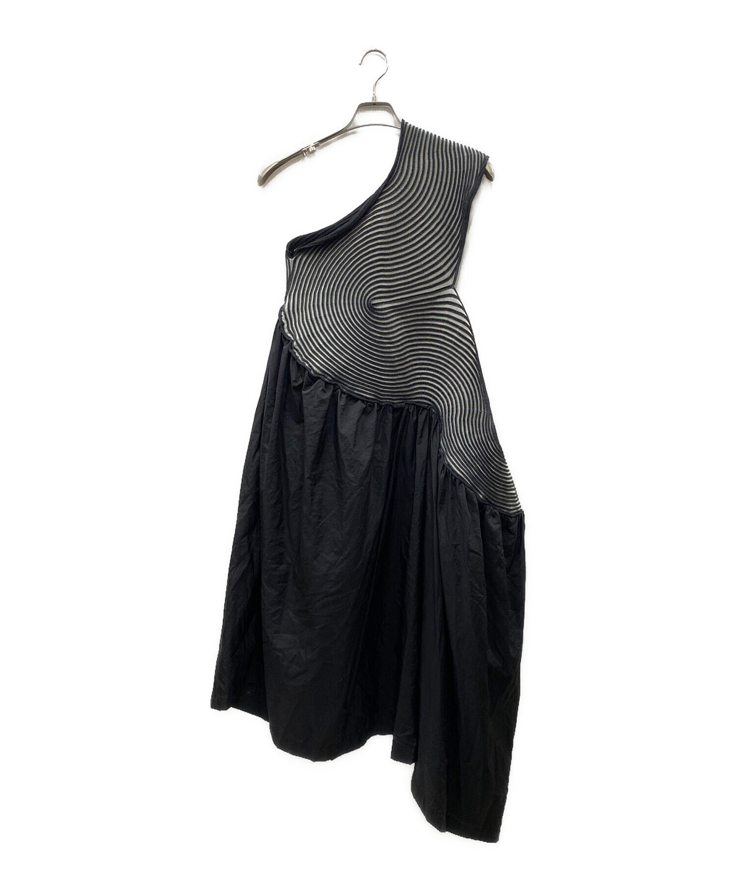 [Pre-owned] ISSEY MIYAKE Black Winding Solid Midi Dress IM23FH049