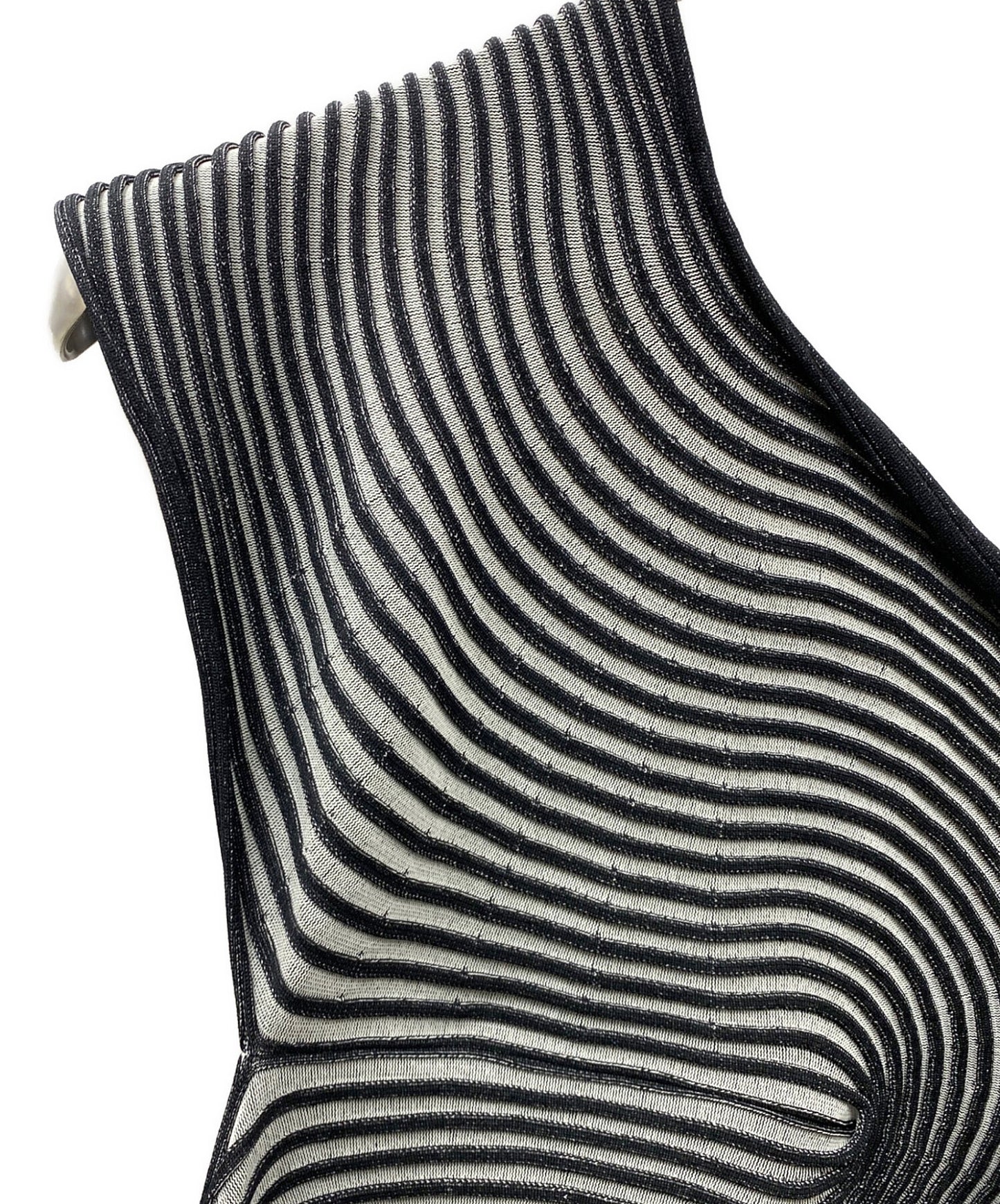 [Pre-owned] ISSEY MIYAKE Black Winding Solid Midi Dress IM23FH049