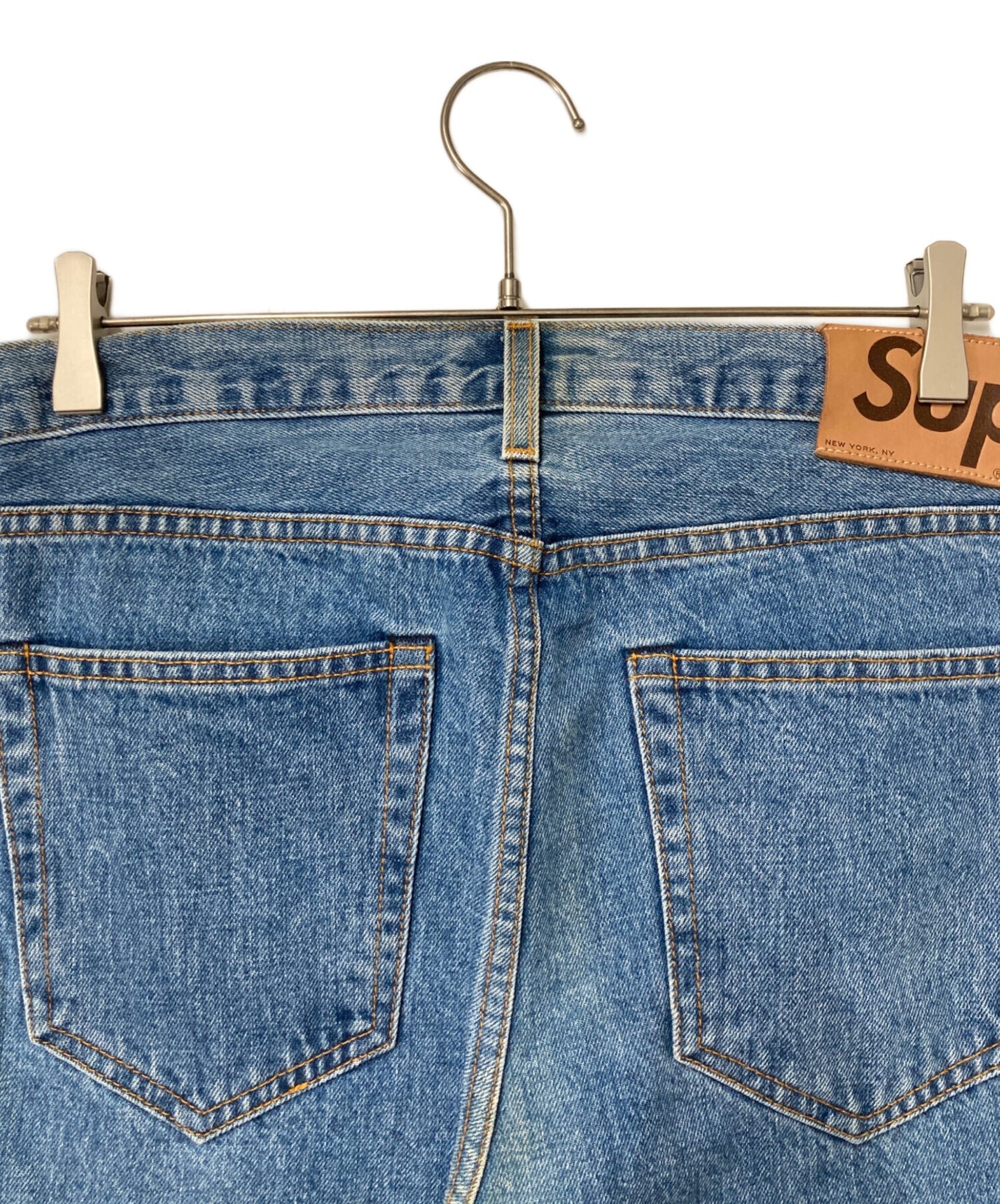[Pre-owned] SUPREME Slim-Fit Denim Pants, Made in the USA, Button Fly, Selvedge Denim, Logo Patch