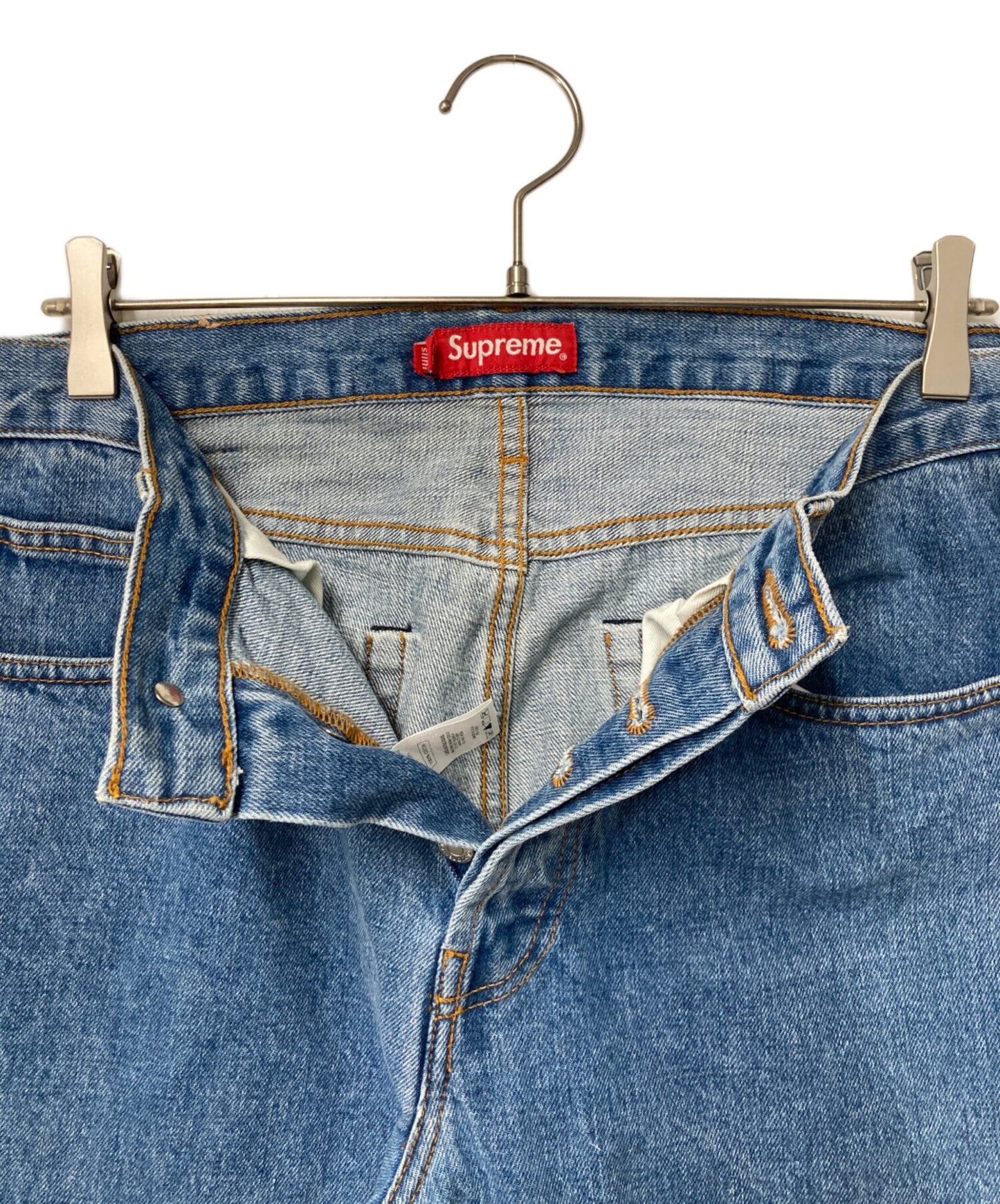 [Pre-owned] SUPREME Slim-Fit Denim Pants, Made in the USA, Button Fly, Selvedge Denim, Logo Patch