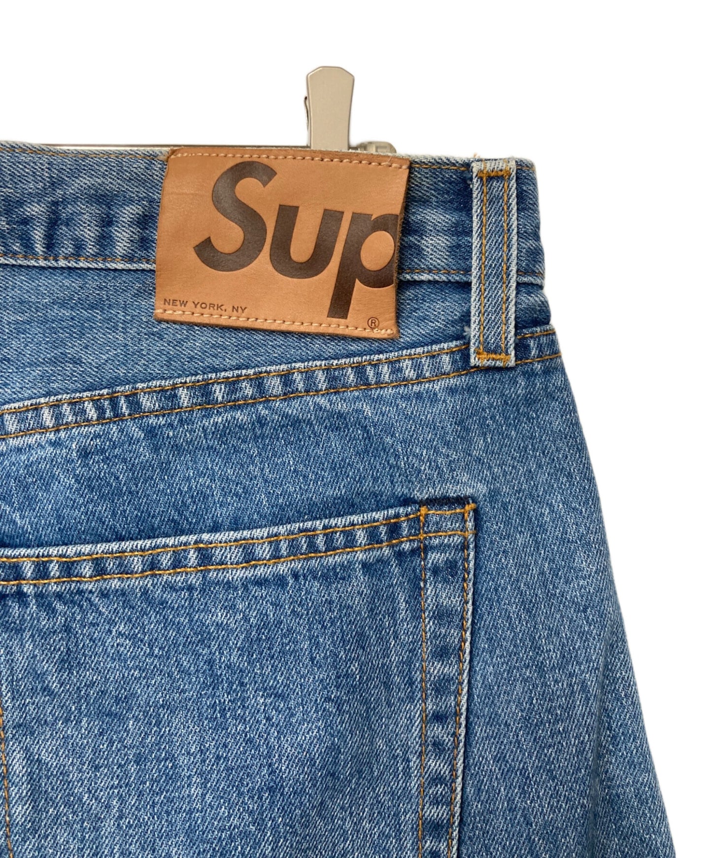[Pre-owned] SUPREME Slim-Fit Denim Pants, Made in the USA, Button Fly, Selvedge Denim, Logo Patch