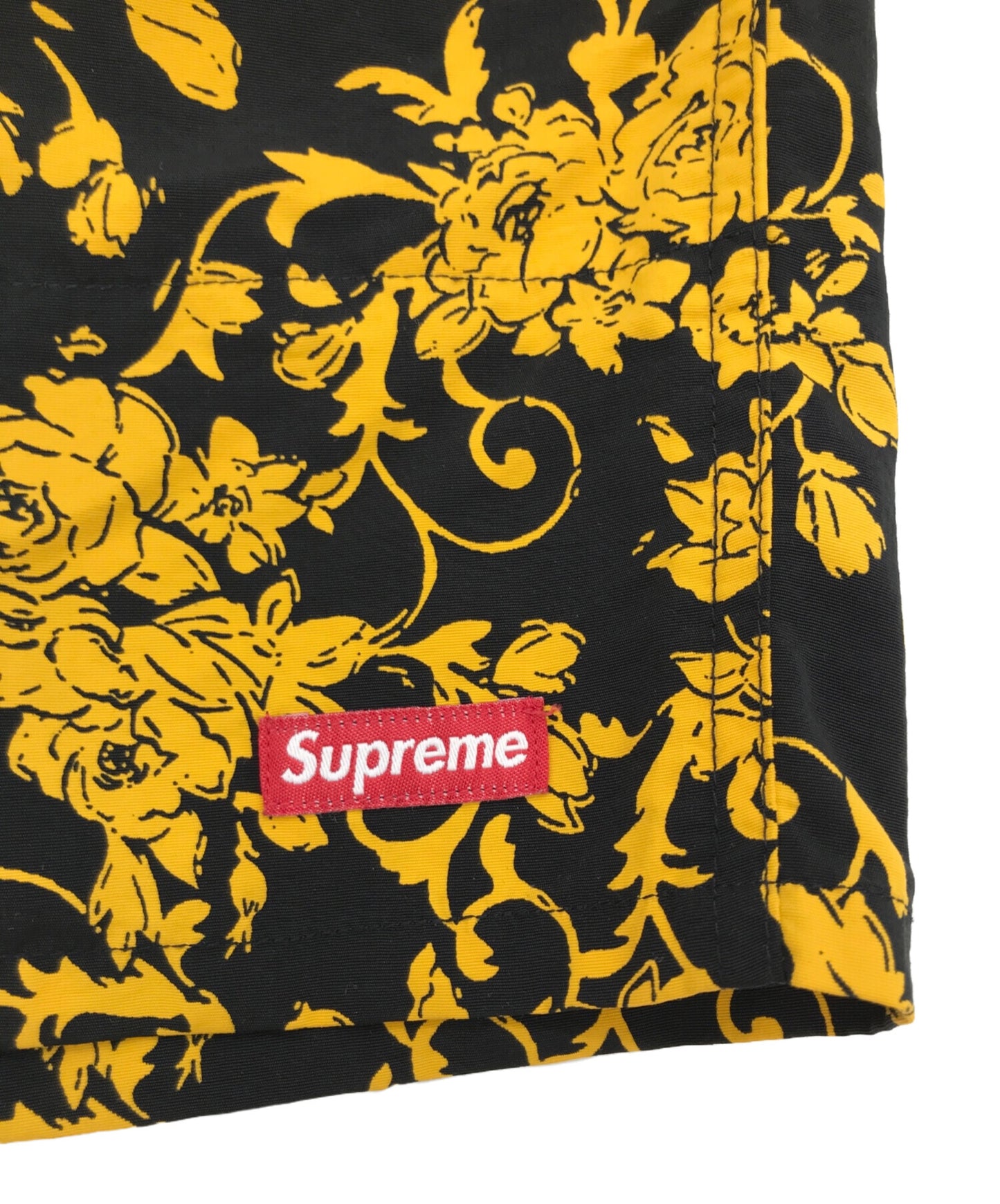 [Pre-owned] SUPREME Nylon Water Short Black Floral