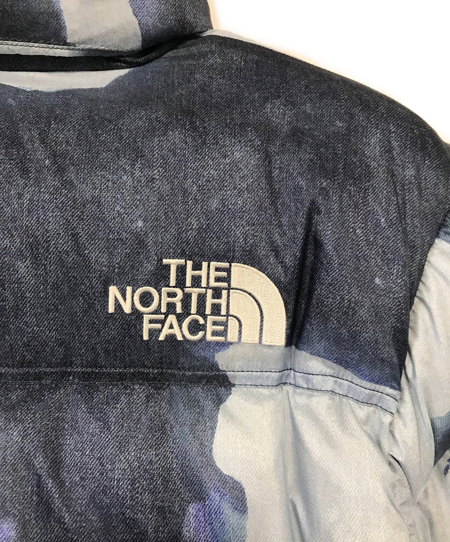 [Pre-owned] SUPREME Bleached Denim Print Nuptse Jacket ND52100I