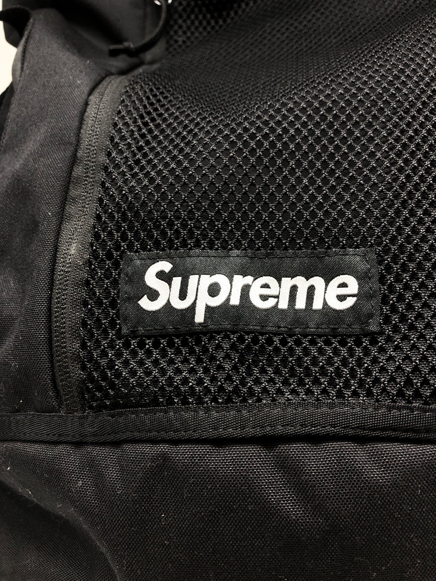 [Pre-owned] SUPREME Mesh Backpack