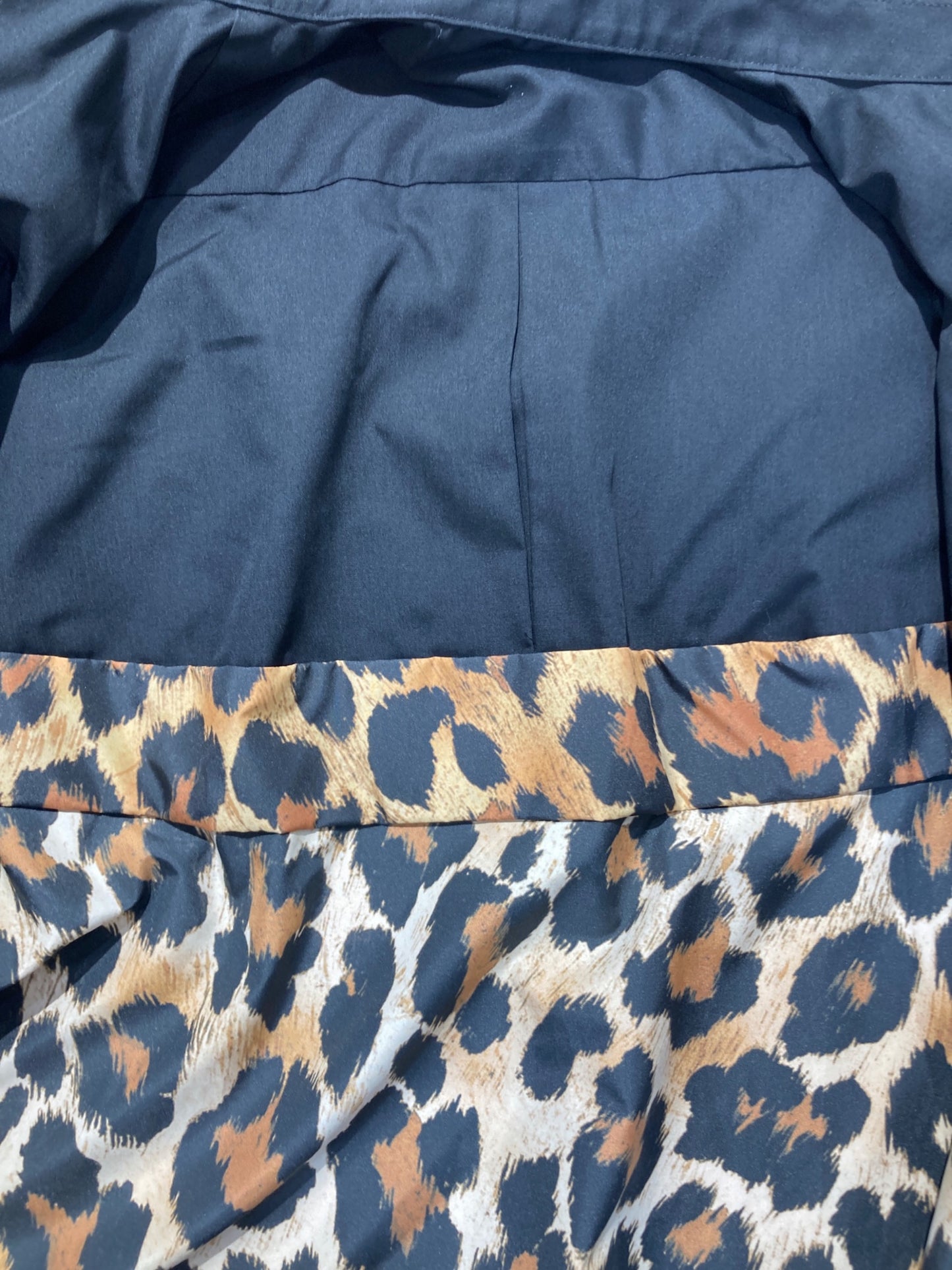 [Pre-owned] sacai Leopard-Print Belted Hybrid Shirt 22-06346